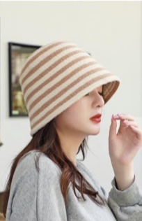 Autumn and winter women's cashmere bucket hat, Korean trendy brand, Japanese fashion, ins, face-showing, versatile wool knitted striped woolen hat Application Scenario