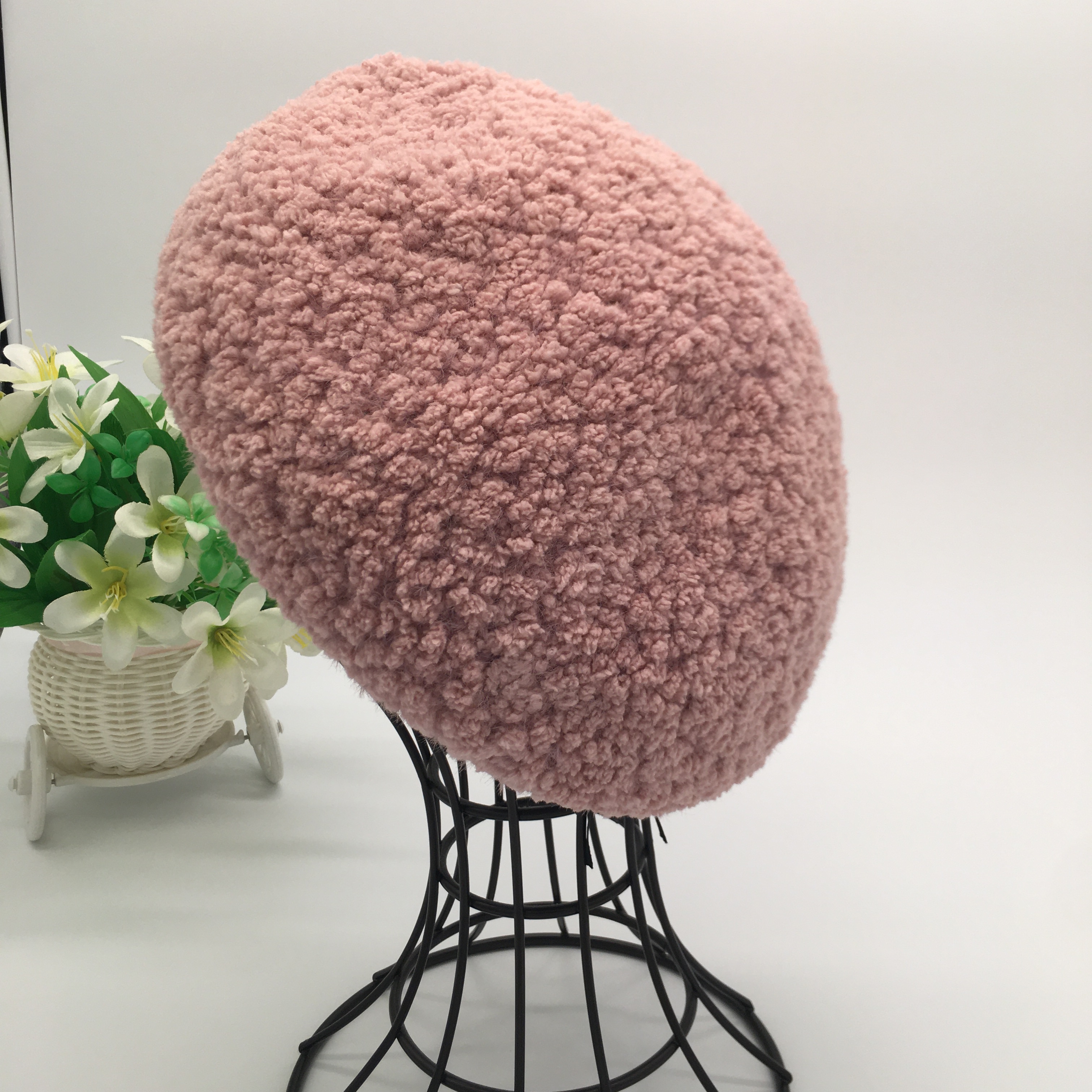 Lambskin beret, Korean style sweet and cute bud hat, retro artistic painter hat, fashionable and versatile autumn and winter hats for girls detail image 4