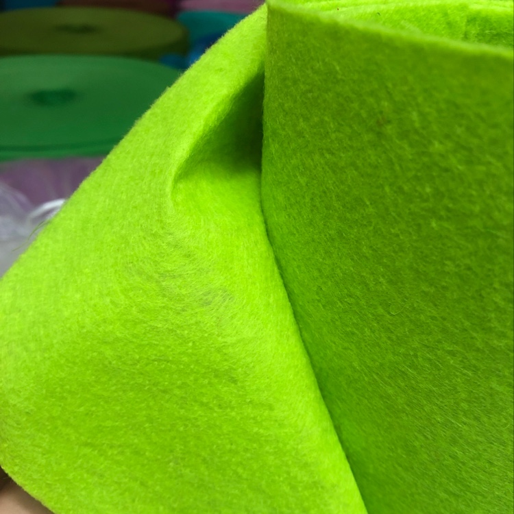 The felt fabric is emerald green details Picture