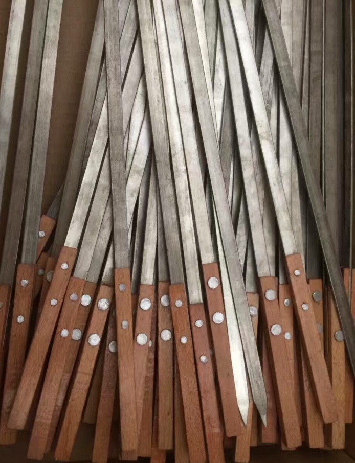 恒志工艺品家具款不锈钢烧烤签木柄烤鸡扁签35cm长竹签肉钩户外烧烤必备详情图4