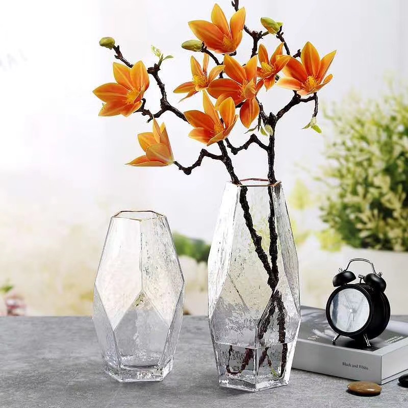 Geometric gold vase thumbnail