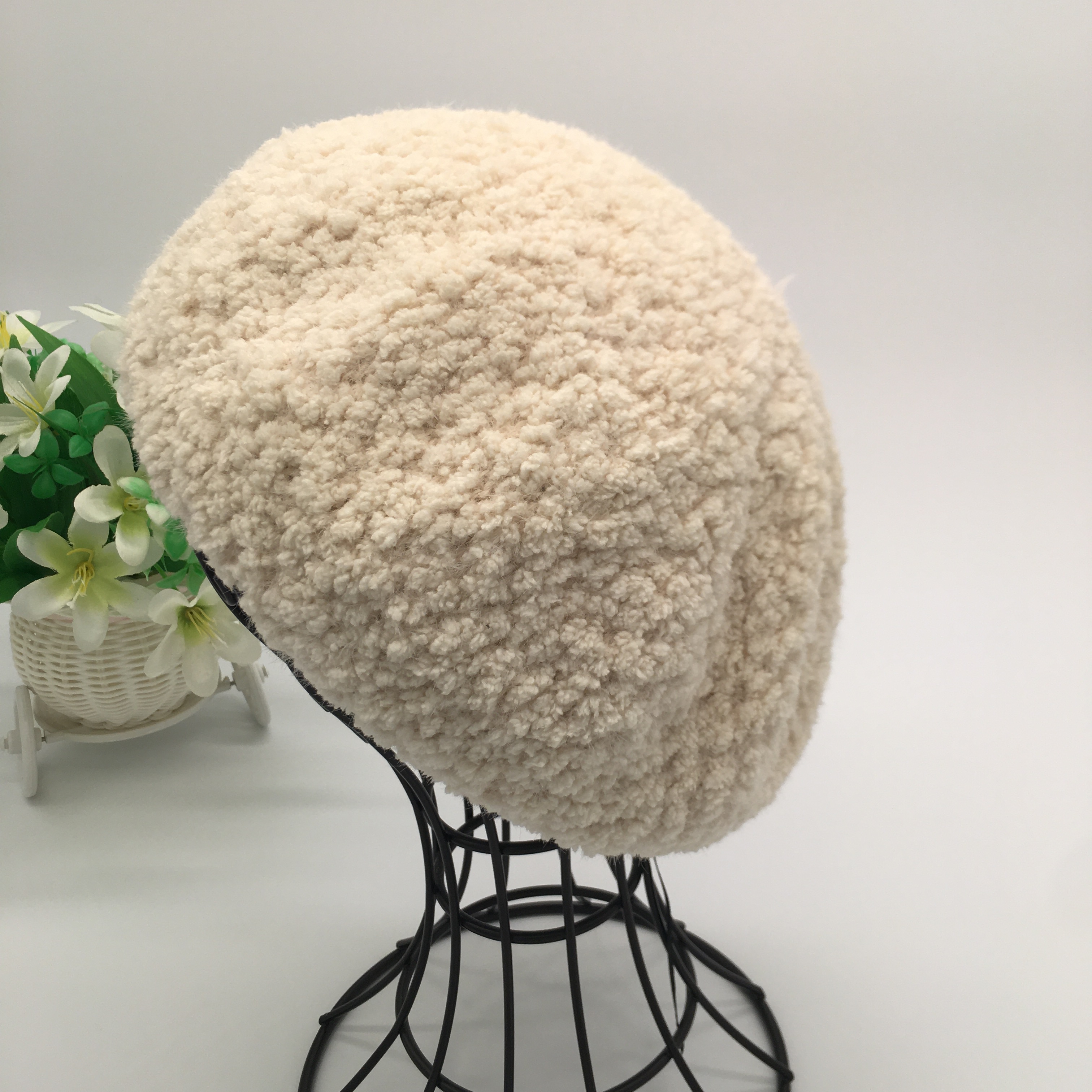 Lambskin beret, Korean style sweet and cute bud hat, retro artistic painter hat, fashionable and versatile autumn and winter hats for girls Application Scenario