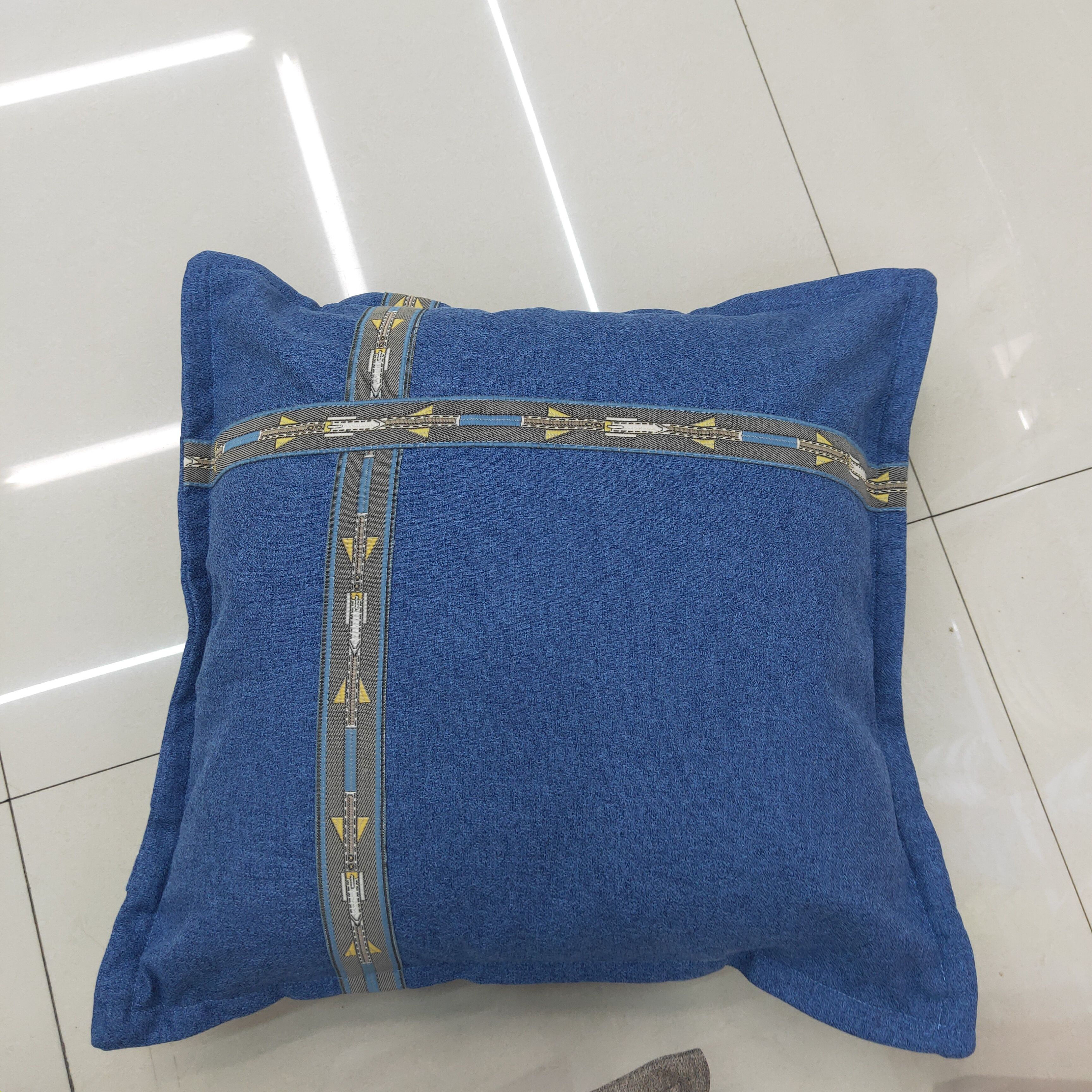 Linen British-style throw pillows, bedside sofa cushions, waist pillows, pillowcases, bed decorations, model room throw pillowcases Application Scenario