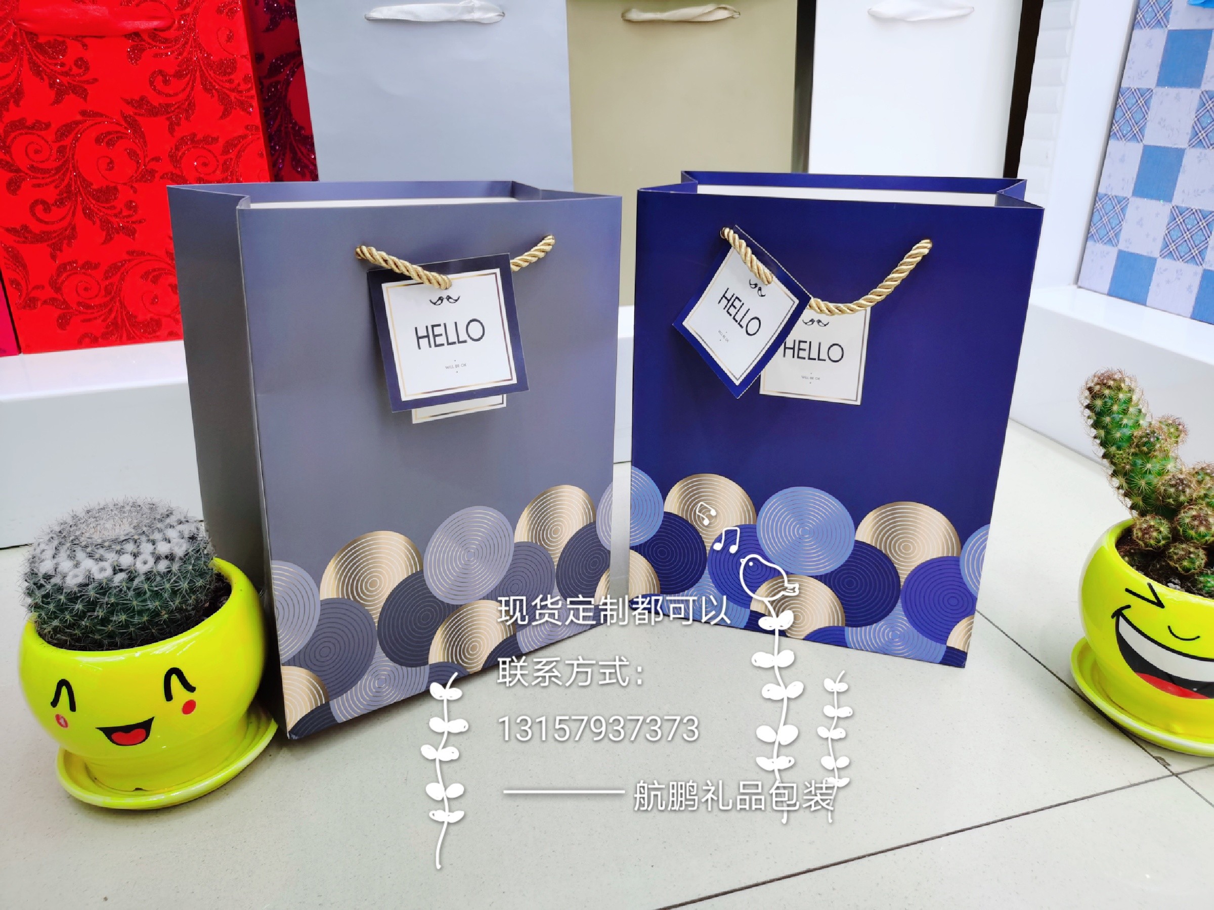 Customized paper bags for clothing, gifts, storage and packaging, kraft paper handbags, takeout shopping bags, hand-held bags, and printing customization Specification drawing