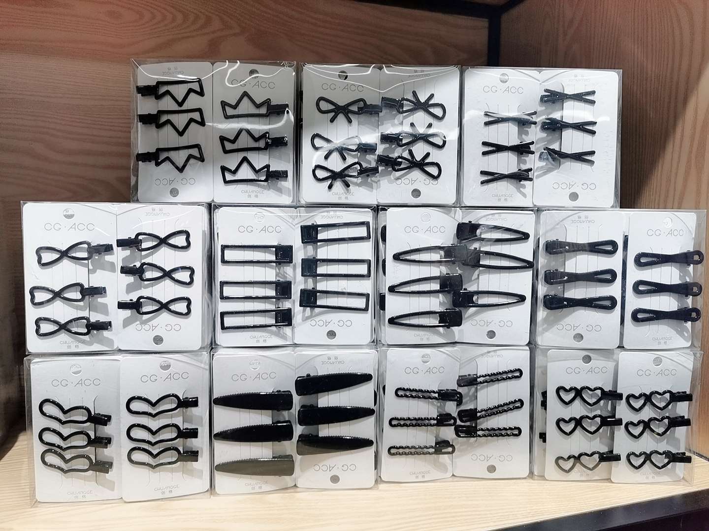 Black hairpins, duck pins thumbnail