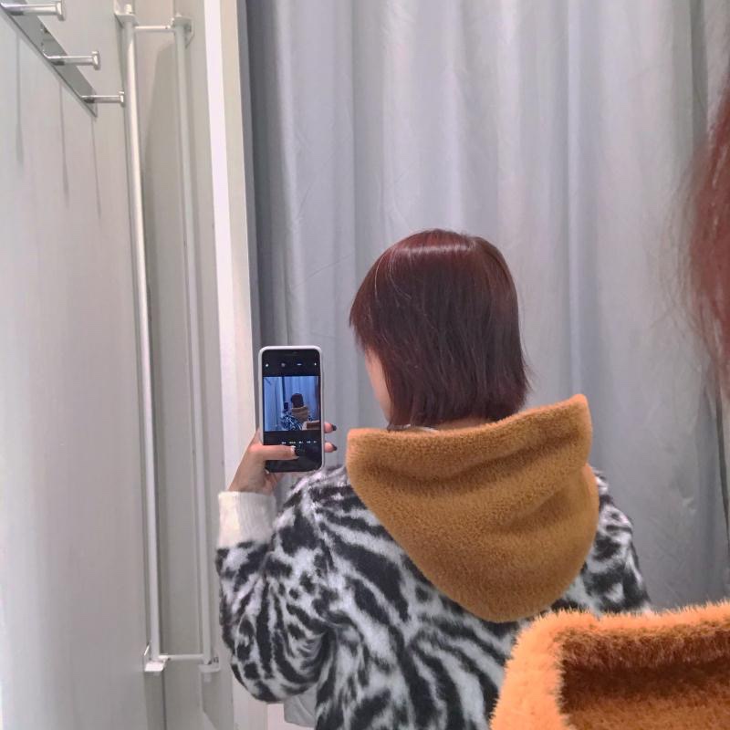 Korean-style lace-up faux mink wool autumn and winter warm hat, versatile for women, casual and cute, with a trendy headband and fleece ear-protecting hat detail image 3