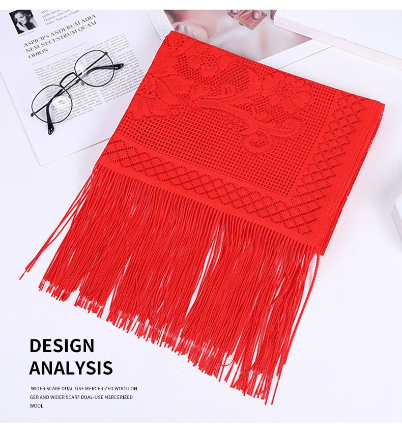 The manufacturer will supply the new polyester scarf for autumn/winter 2020 for both men and women thumbnail