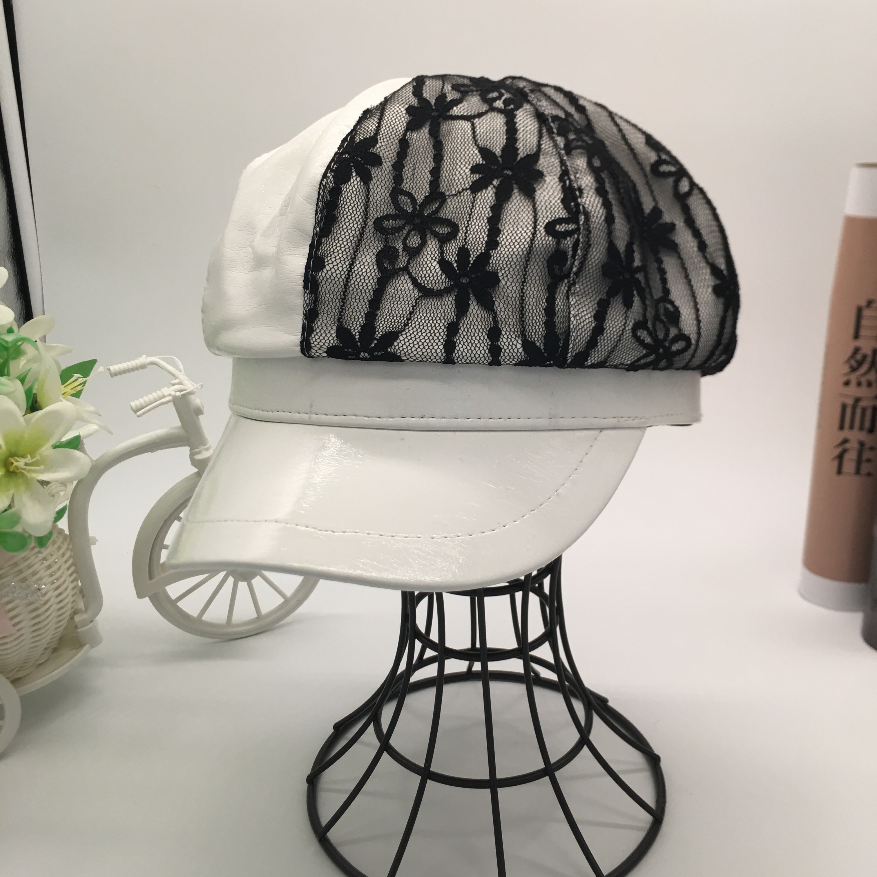 The octagonal hat female autumn and winter Korean style Instagram versatile pu leather lace patchwork British retro trendy beret Specification image