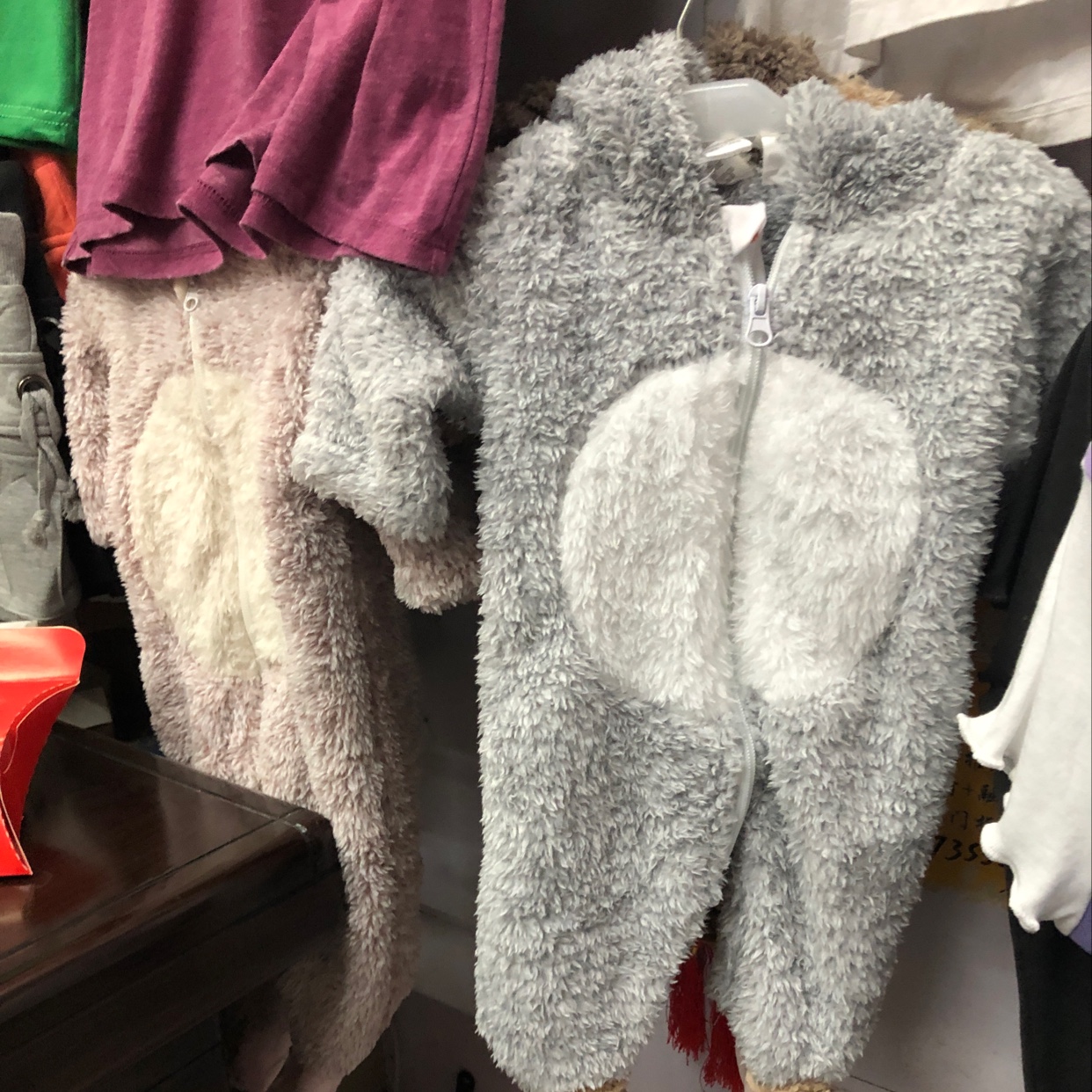 Luo Sino-US foreign trade inventory clothing describe pic - 5