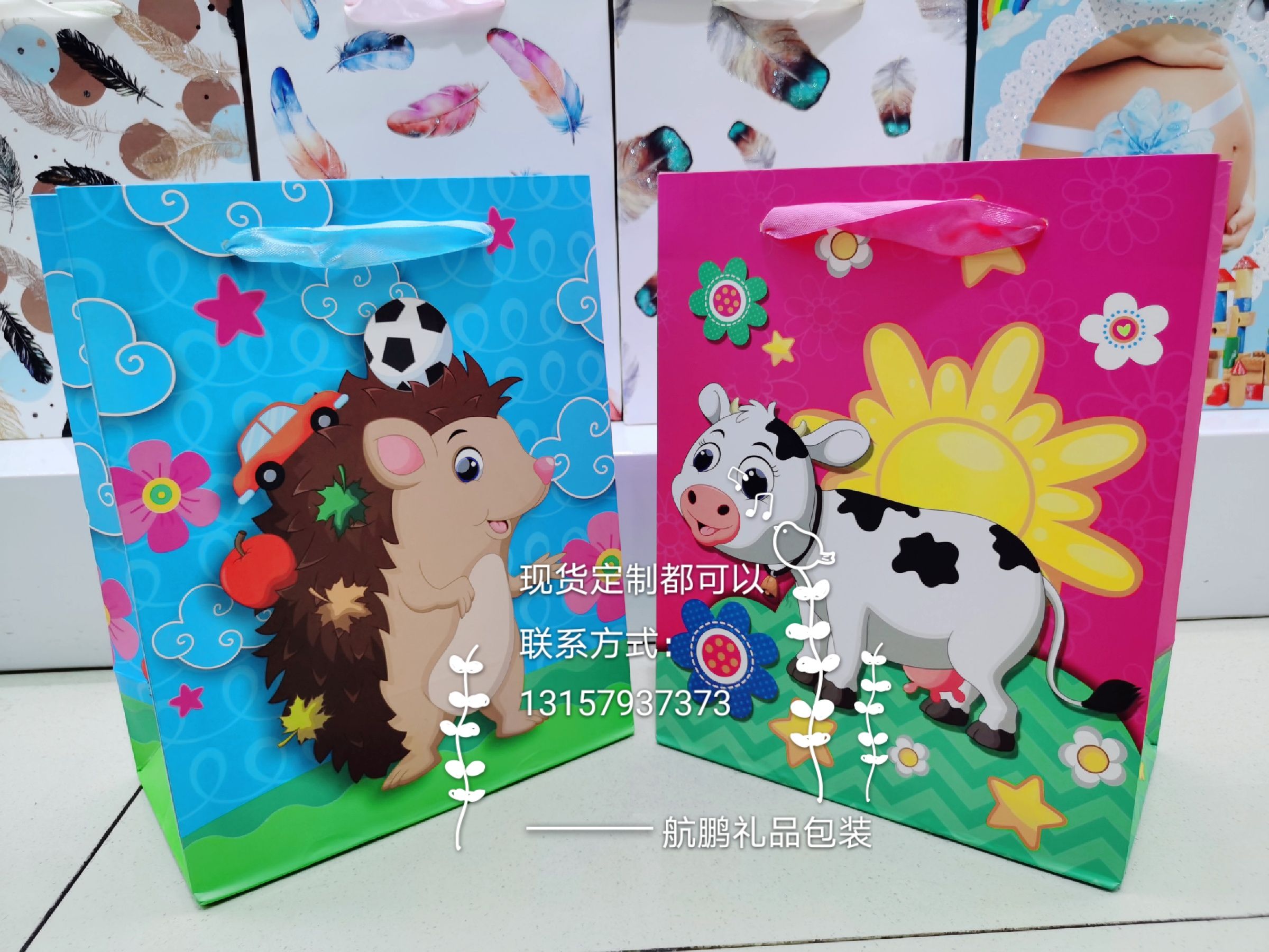 Factory direct sales of handbags, white card paper clothing packaging paper bags, customized company gift hand-held paper bags details Picture