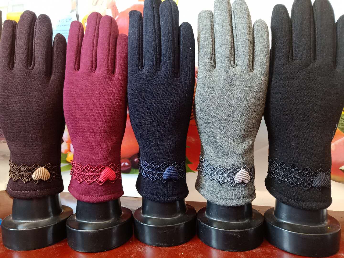 Explosive Fashion Durable Gloves Manufacturers Direct Selling Cycling Gloves Warm Gloves Style Variety Of Price Negotiable 218