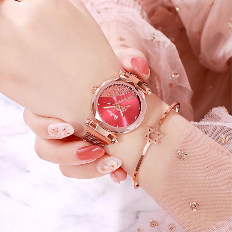 The Little Duck fashion watch is versatile and simple Application Scenario
