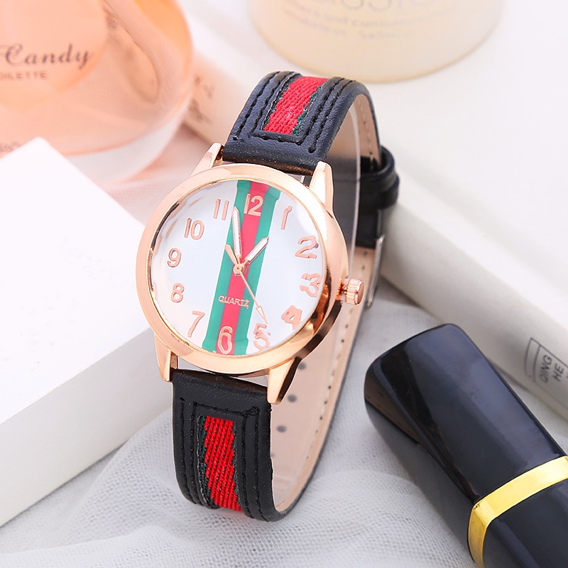 The exquisite leather strap fashion watch is versatile for ladies Specification image