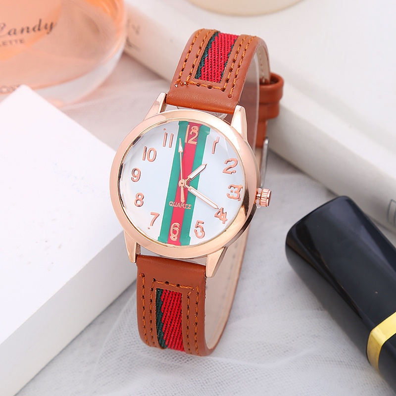The exquisite leather strap fashion watch is versatile for ladies detail image 4