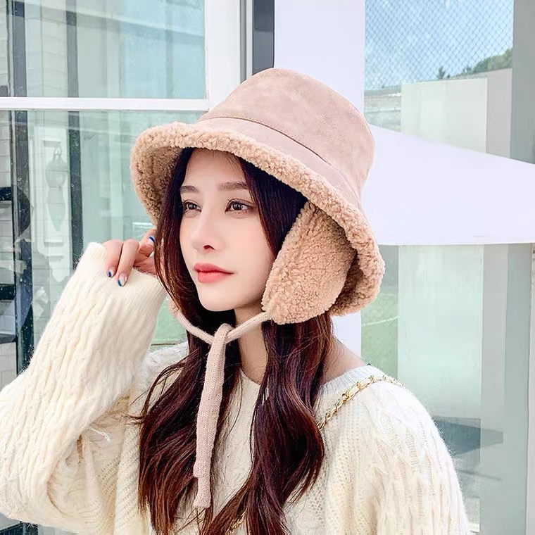 New autumn and winter Japanese niche double-sided fisherman's hat, thickened suede and lambskin for women, warm, ear-protecting and neck-protecting cute basin hat detail image 1