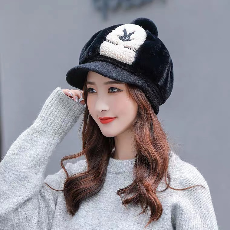 This is a cute and versatile Japanese style cap with thick and warm Korean-style plush baseball cap and octagonal cap, which are popular in autumn and winter