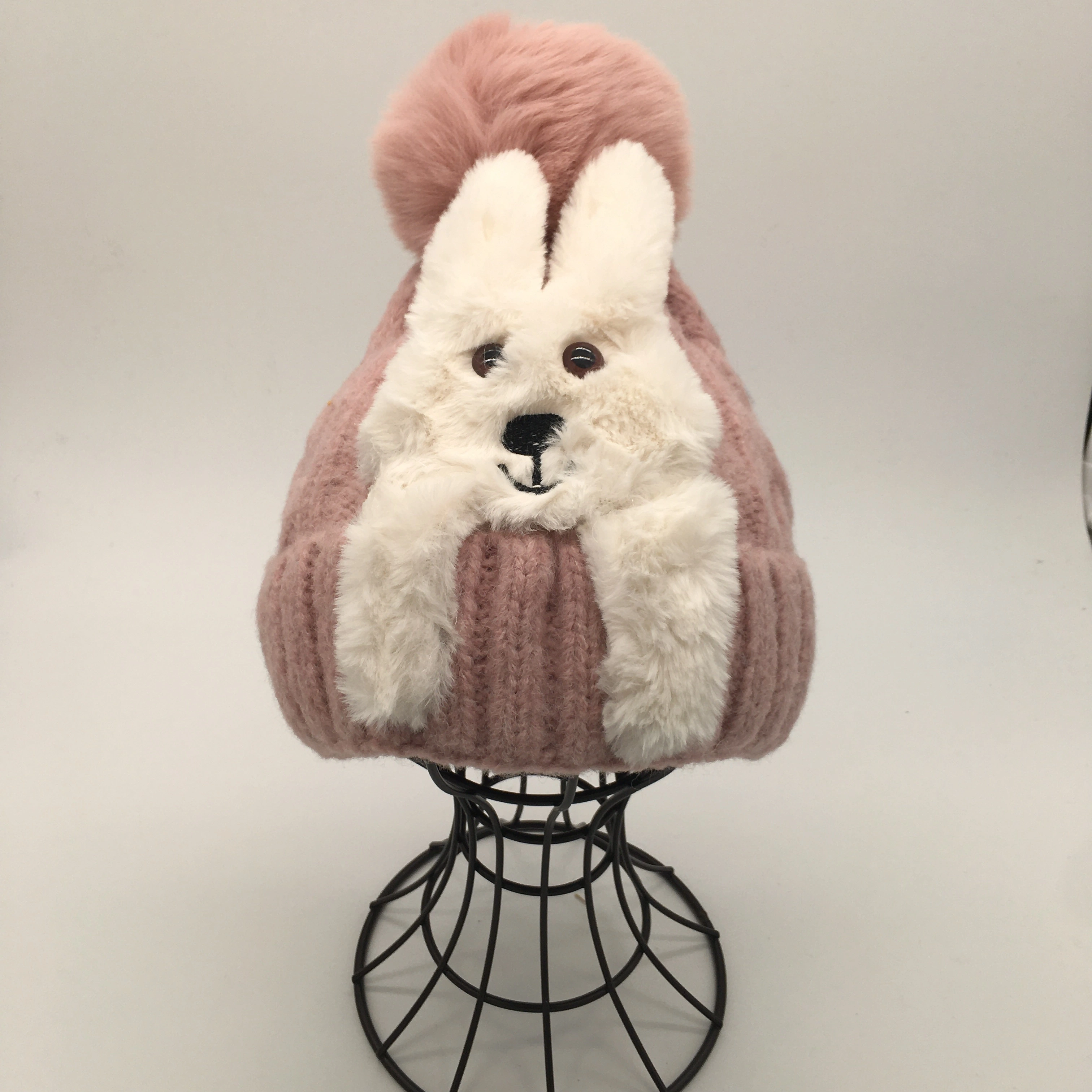 2020 Cute and adorable rabbit watermelon hat, sweet and girlish knitted hat, women's knitted woolen hat detail image 3