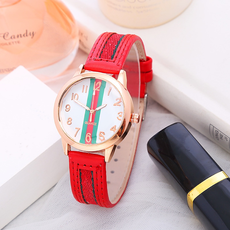 The exquisite leather strap fashion watch is versatile for ladies detail image 6