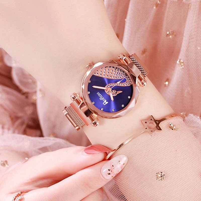 The Little Duck fashion watch is versatile and simple detail image 7