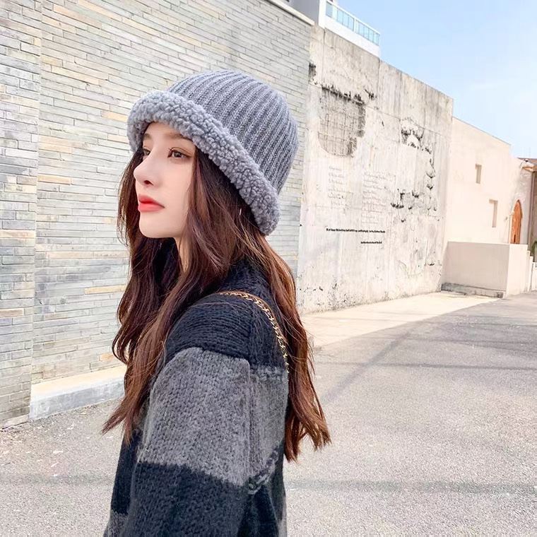 A Japanese-style retro knitted sweater paired with a lambskin melon rind hat for women, a stylish landlord hat for autumn and winter, and a Korean-style trendy hip-hop man for street sailors detail image 5