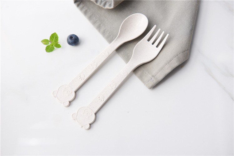 Penguin wheat straw dinner plate detail image 7