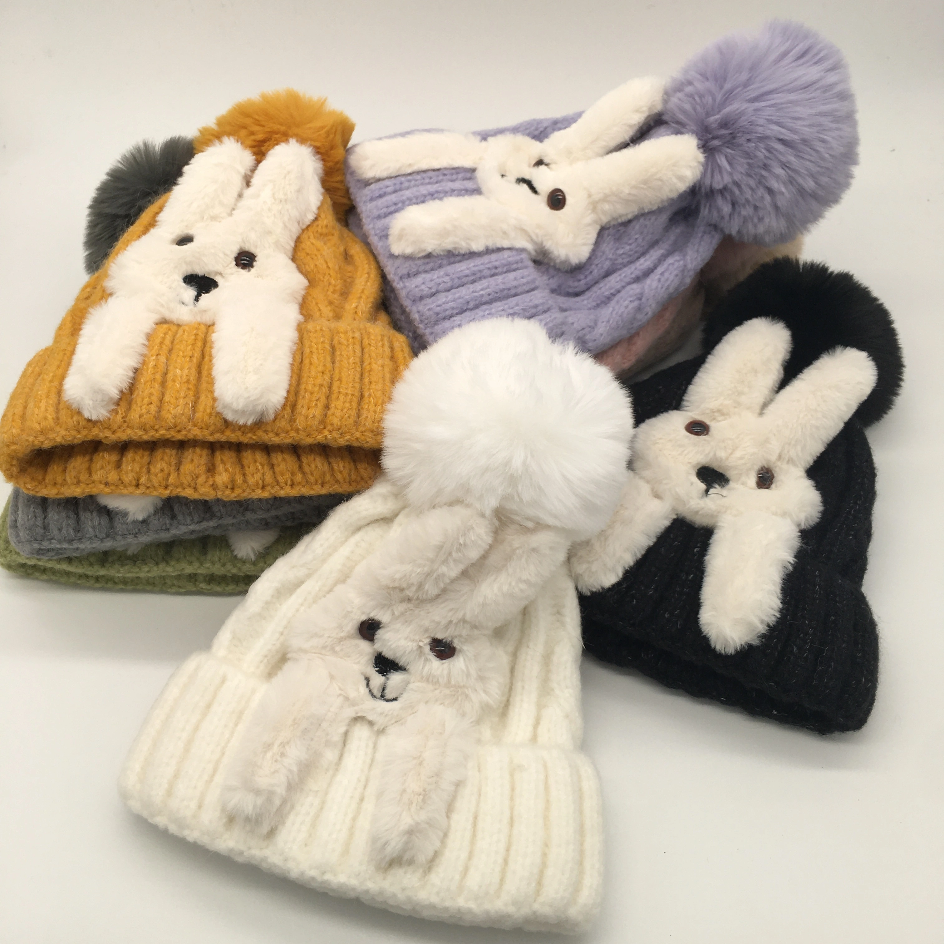 2020 Cute and adorable rabbit watermelon hat, sweet and girlish knitted hat, women's knitted woolen hat detail image 8