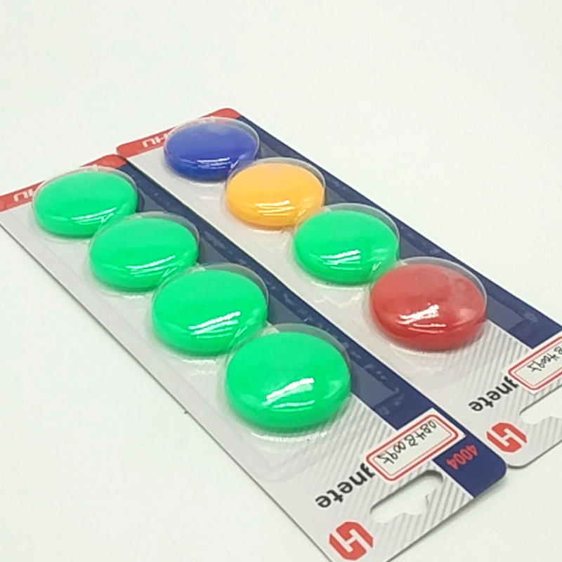 4004 Office teaching magnetic attraction color magnetic clasp and magnetic nail, 4-centimeter diameter black magnet Application Scenario