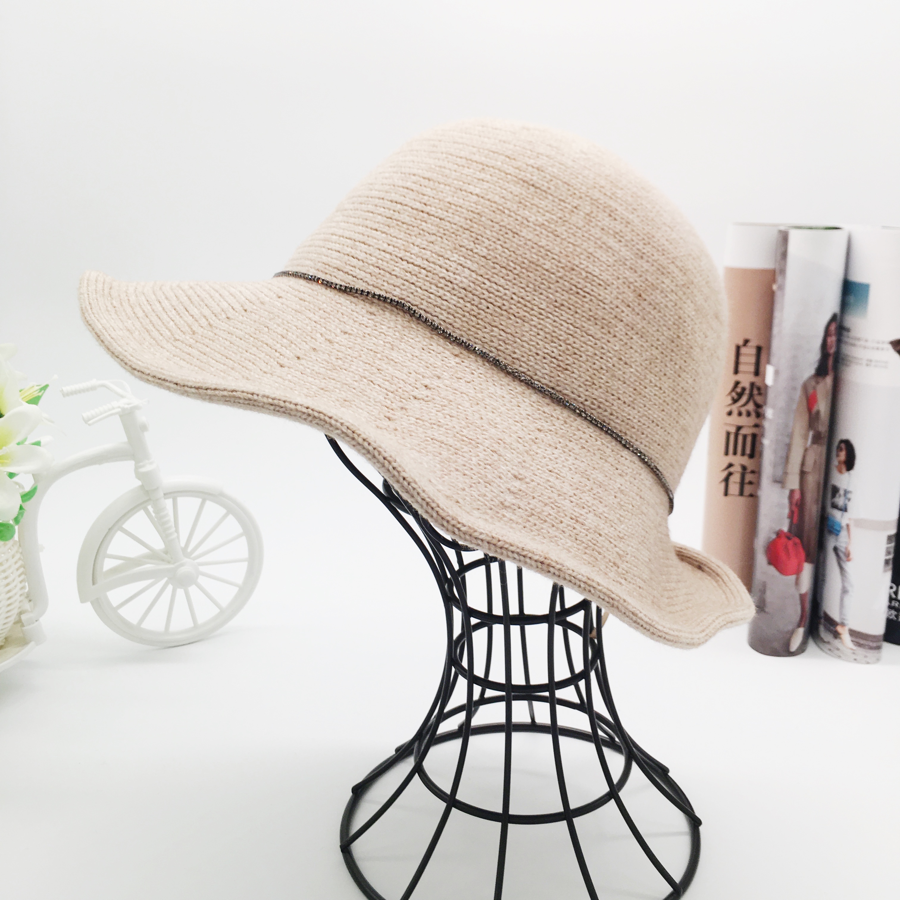 Woolen hats, children's autumn and winter Korean style fisherman hats, women's top hats, women's hats, versatile Japanese knitted hats, women's diamond chain decorations Specification image