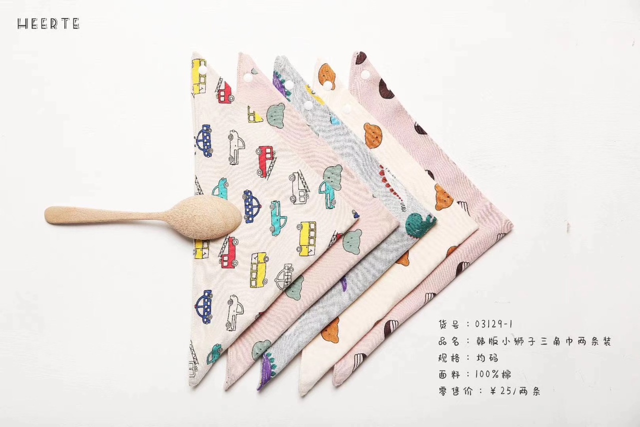 [Heer Special New Product: Korean Version Of Little Lion Triangle Towel] Pure Cotton Skin-Friendly Fabric Soft And Comfortable
Fresh And Soft Background Color With Cute And Cute Print
Exquisite Workmanship
Elegant Little Lion Stickers