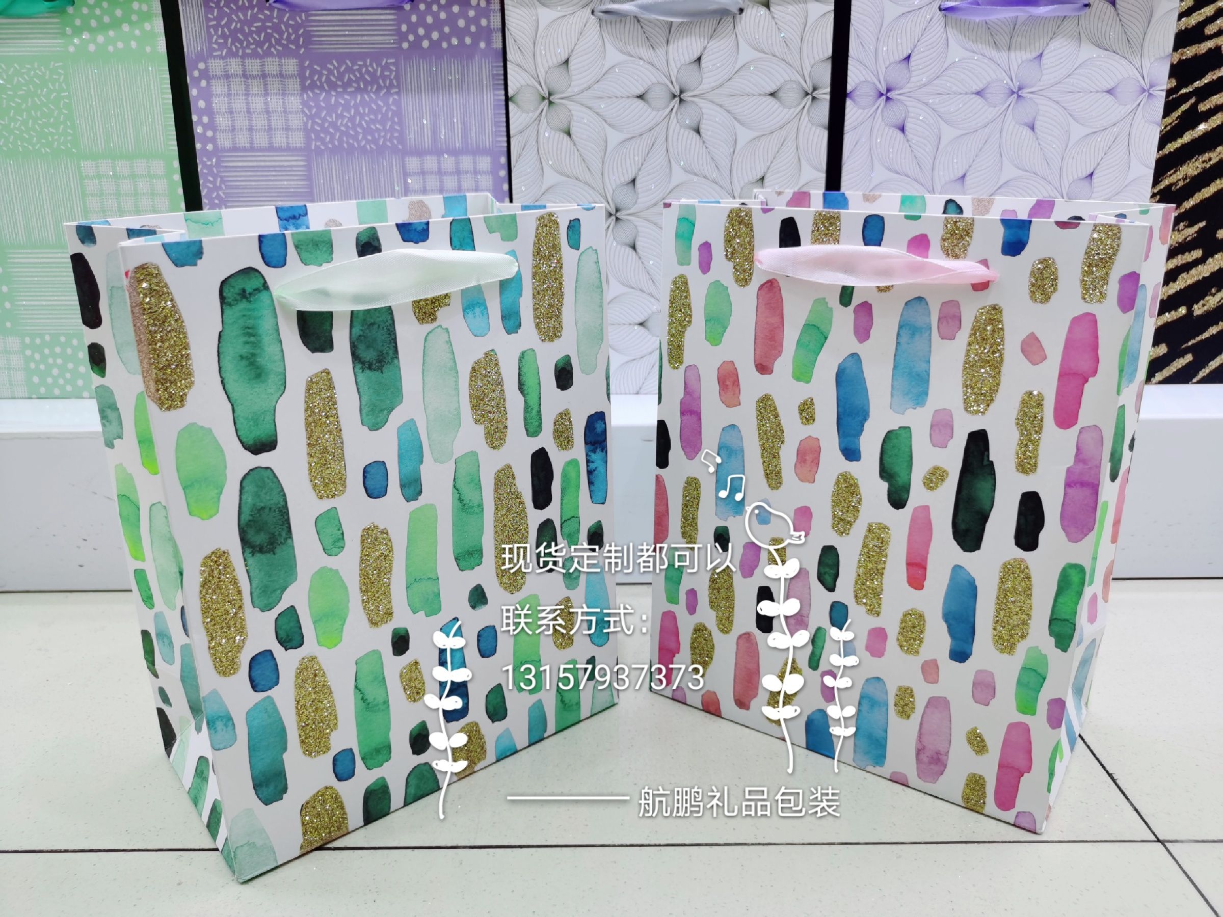 In-stock gift paper bags with handles, white card paper handbags, cartoon daily packaging bags, universal paper bags full figure