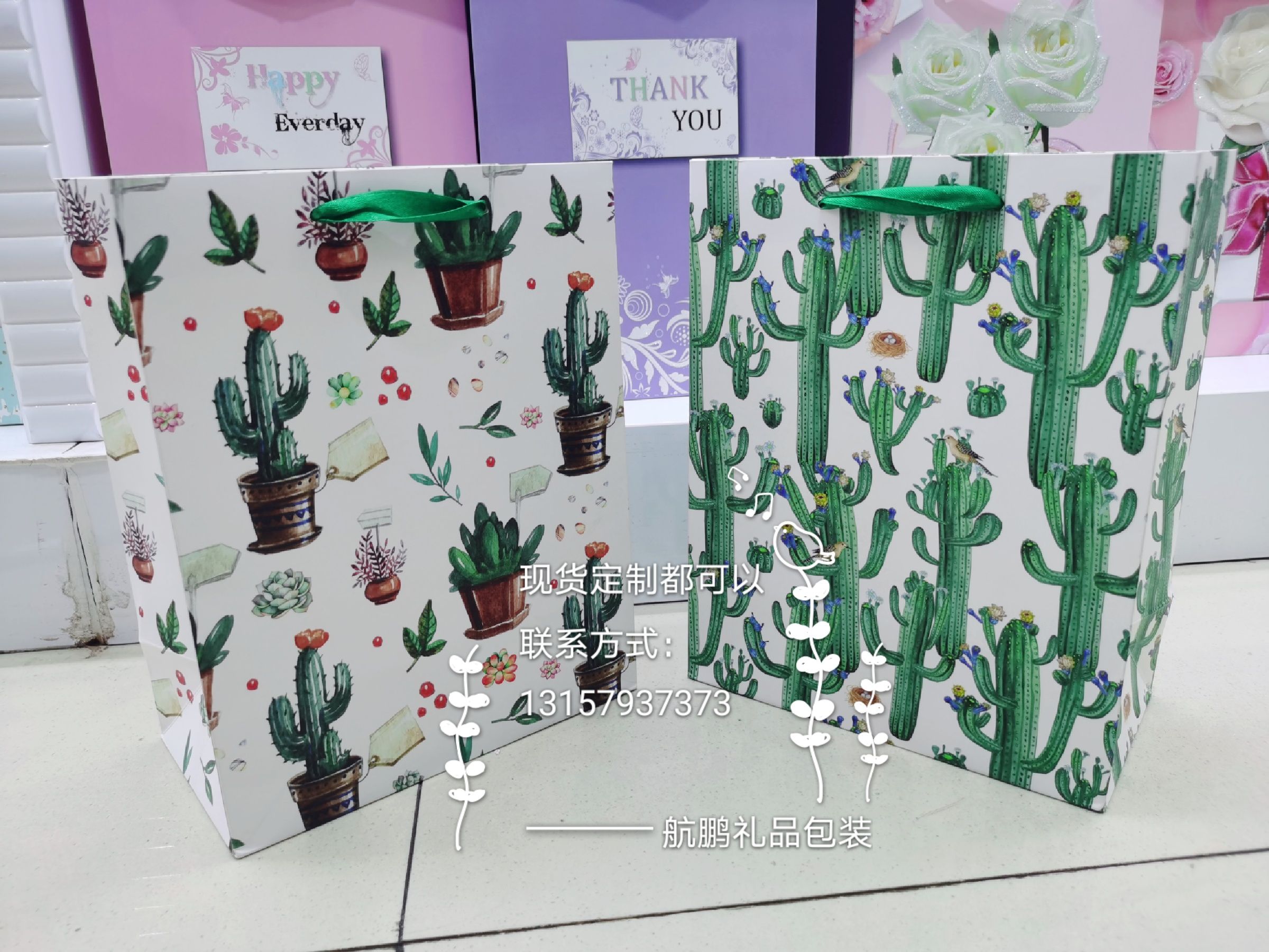 Factory in-stock hand-painted cactus gift bags, personalized white card plant potted plant hand-held bags, paper bags, custom printed logo details Picture