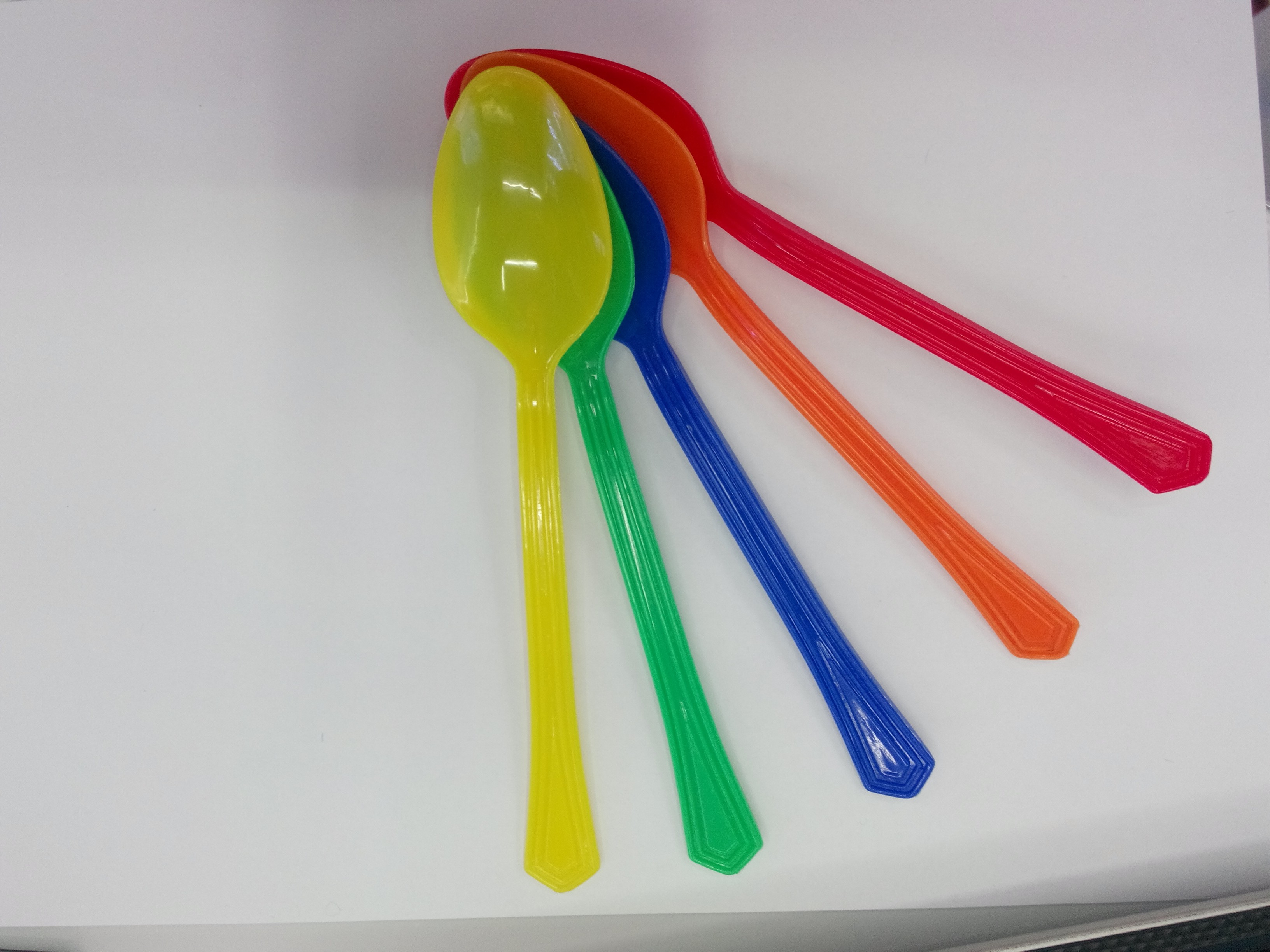 Disposable Plastic Tableware Plastic Knife, Disposable Color Knife, Disposable Plastic Knife, Disposable Color Plastic Tableware Color Knife, Fork And Spoon full figure