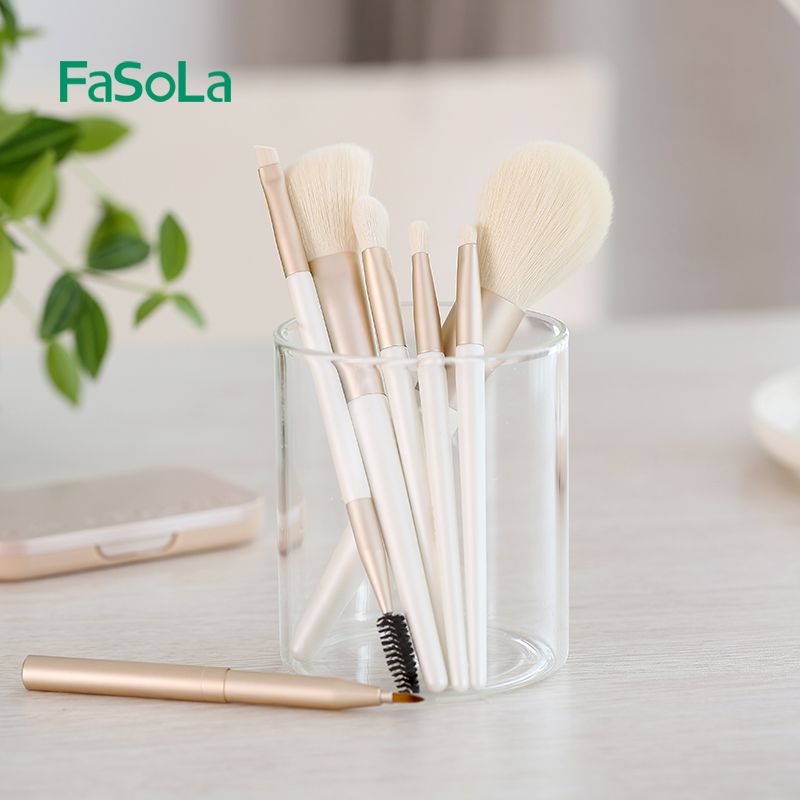 Beginner's makeup brush set, animal hair makeup tools, complete eyeshadow brush, Eyebrow brush, blush powder brush (Large eyeshadow brush) Application Scenario