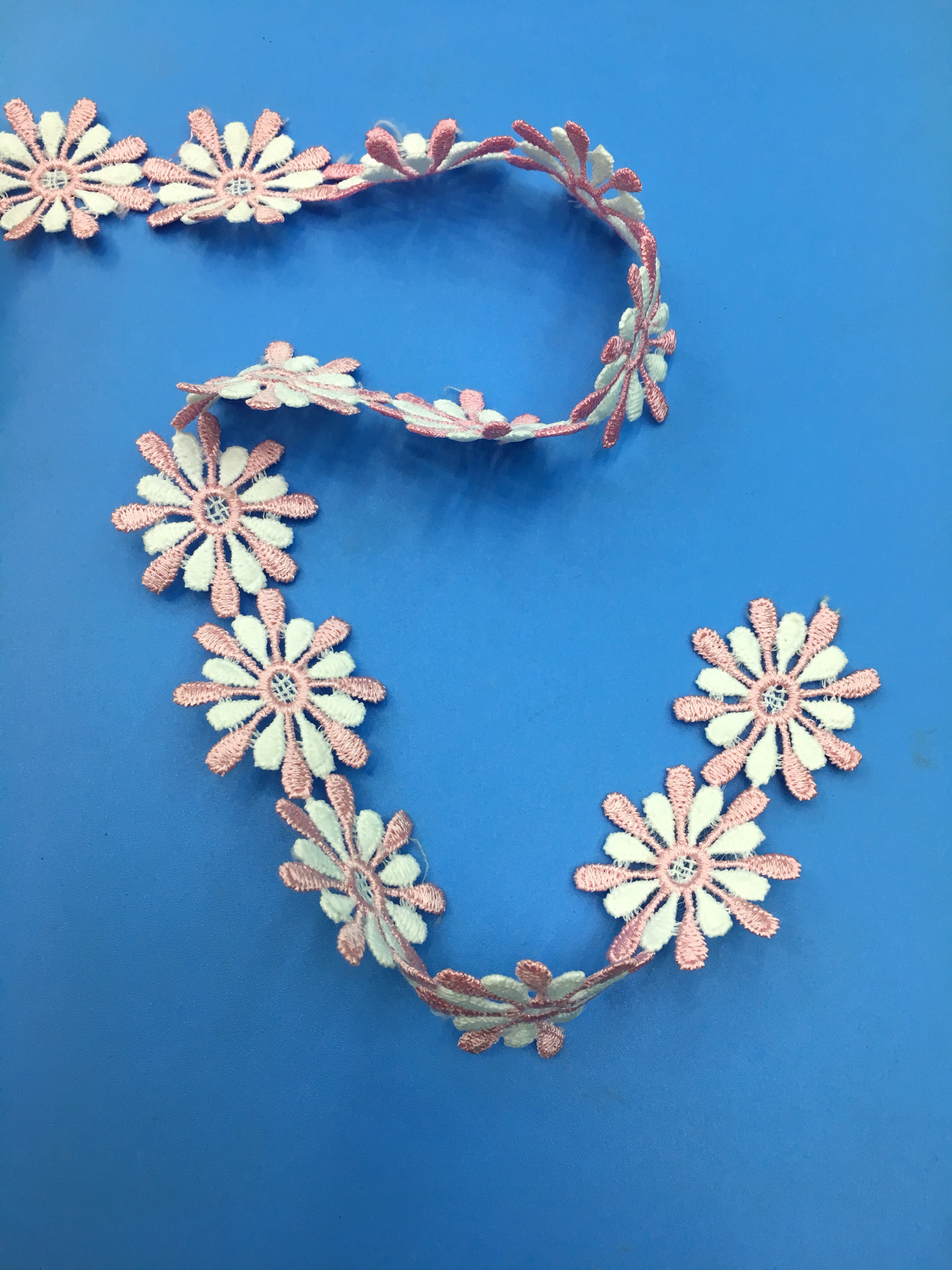 晶彩花边、水溶双色花边。 undefined
