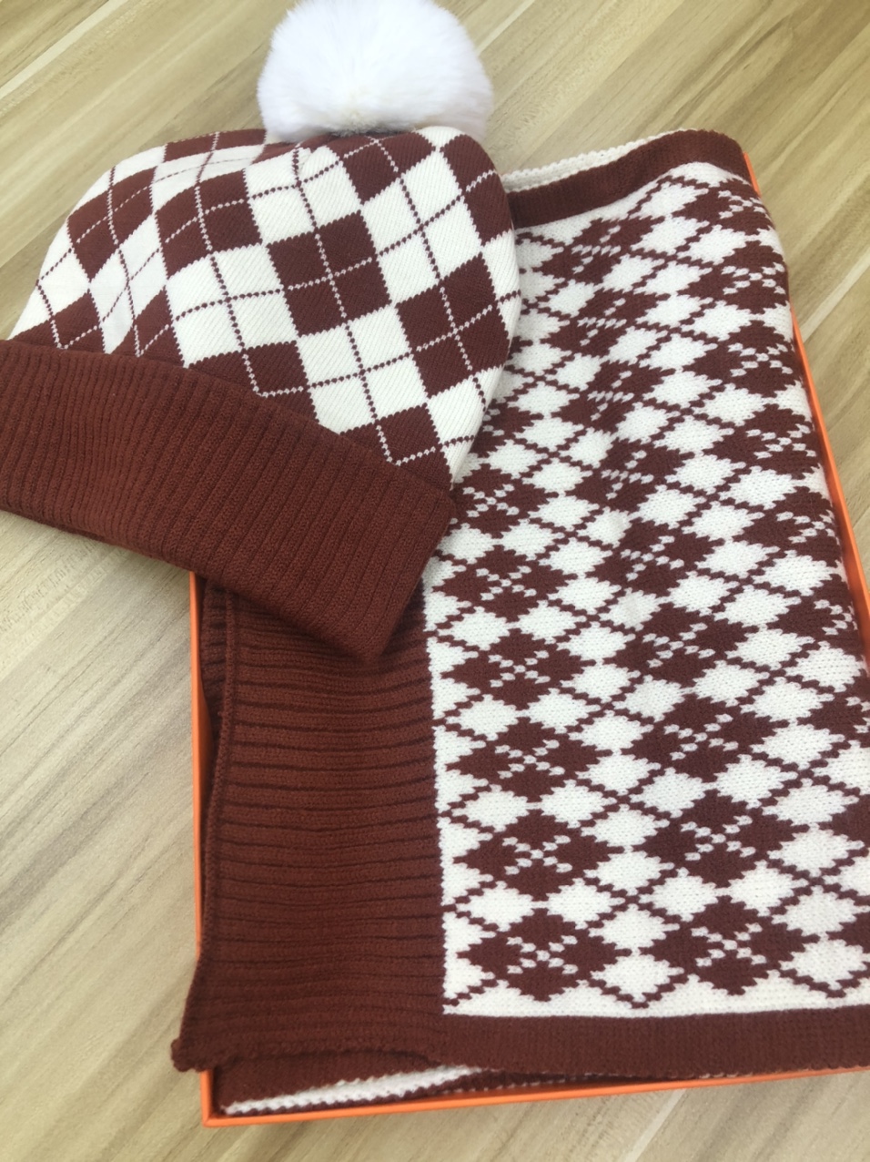 2020 New Korean hat winter Scarf Set for women Warm Korean casual winter cycling hat with thick velvet knit hat thumbnail