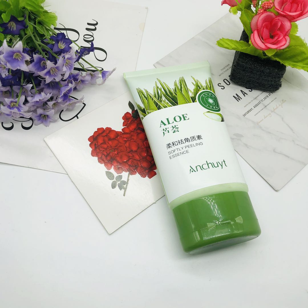 Yanchun Hall aloe Vera soft exfoliator full figure