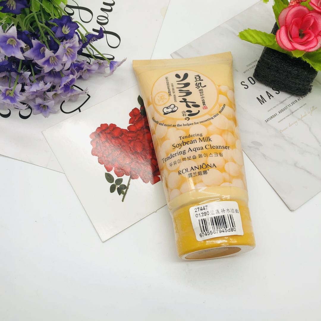 Lulangina Soy Milk Tender Hydrating cleanser full figure