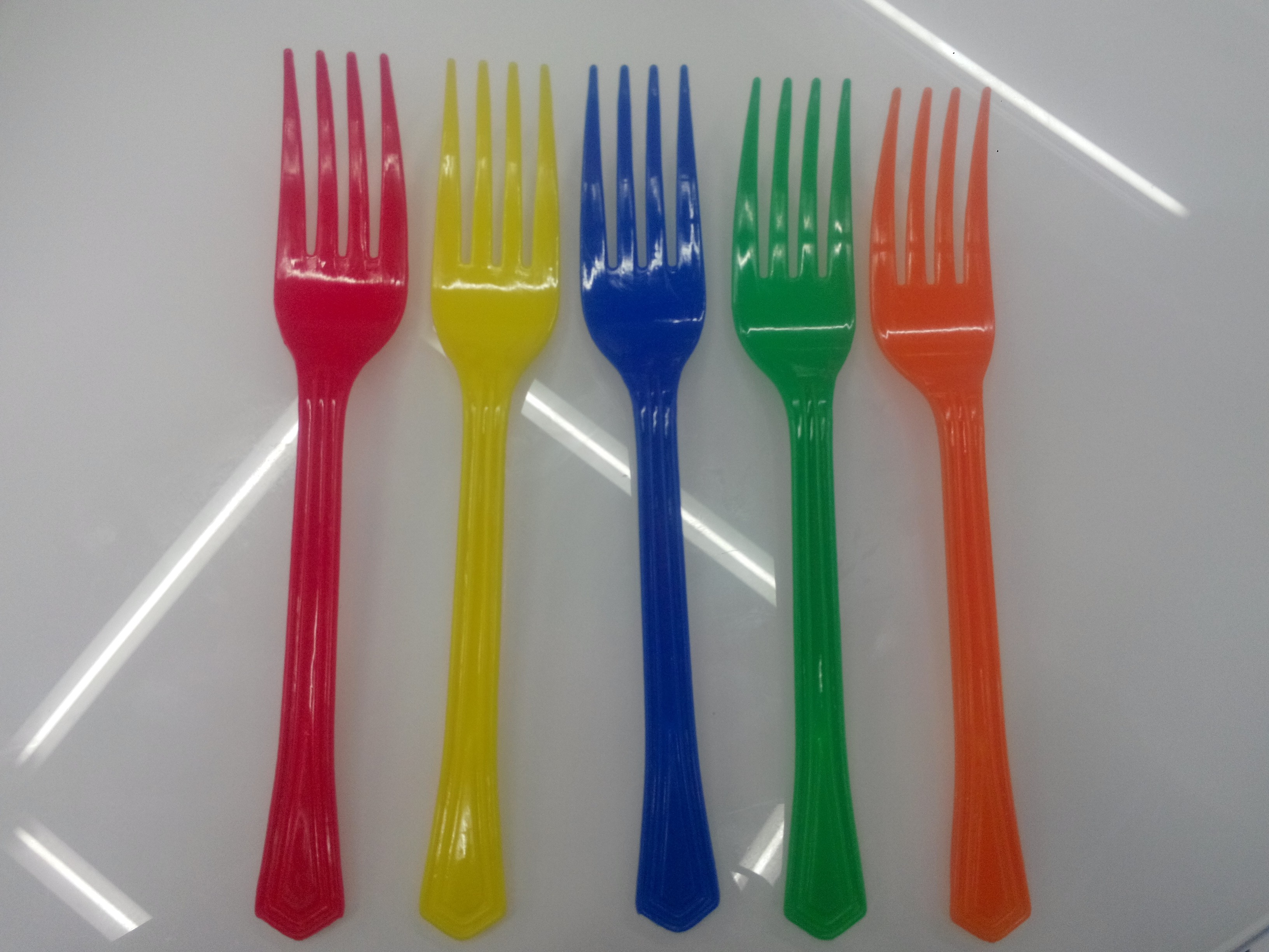 Disposable Plastic Tableware Plastic Knife, Disposable Color Knife, Disposable Plastic Knife, Disposable Color Plastic Tableware Color Knife, Fork And Spoon undefined
