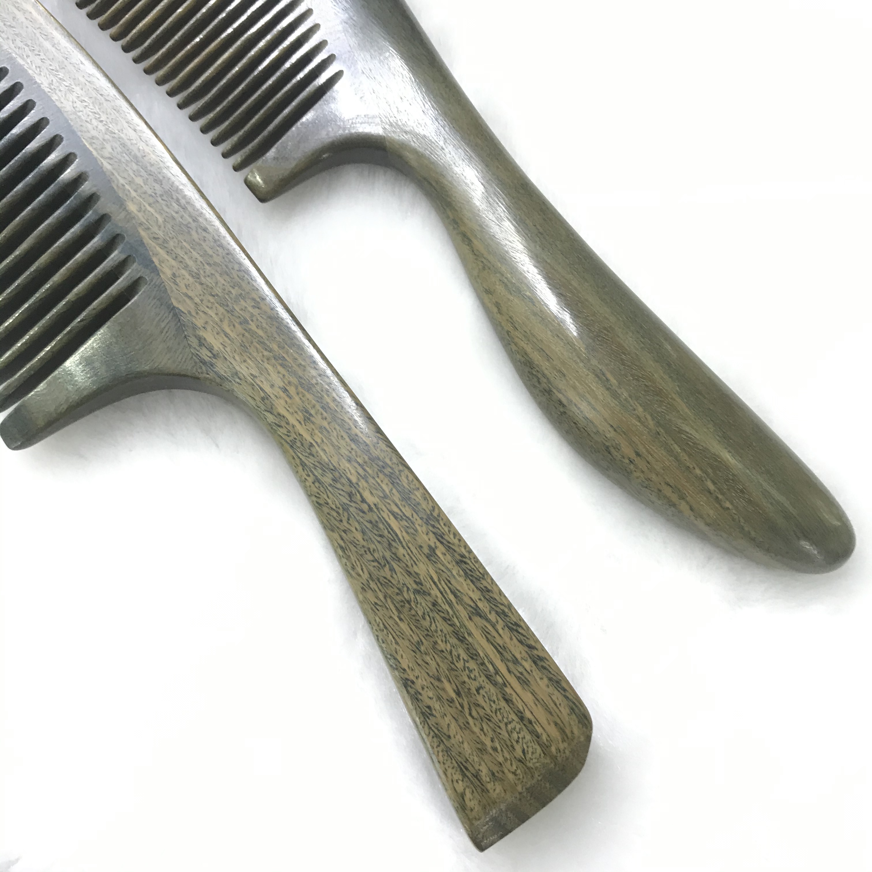 Natural wood green sandalwood comb, long handle, fine-toothed comb, straight hair comb, anti-static massage comb detail image 2