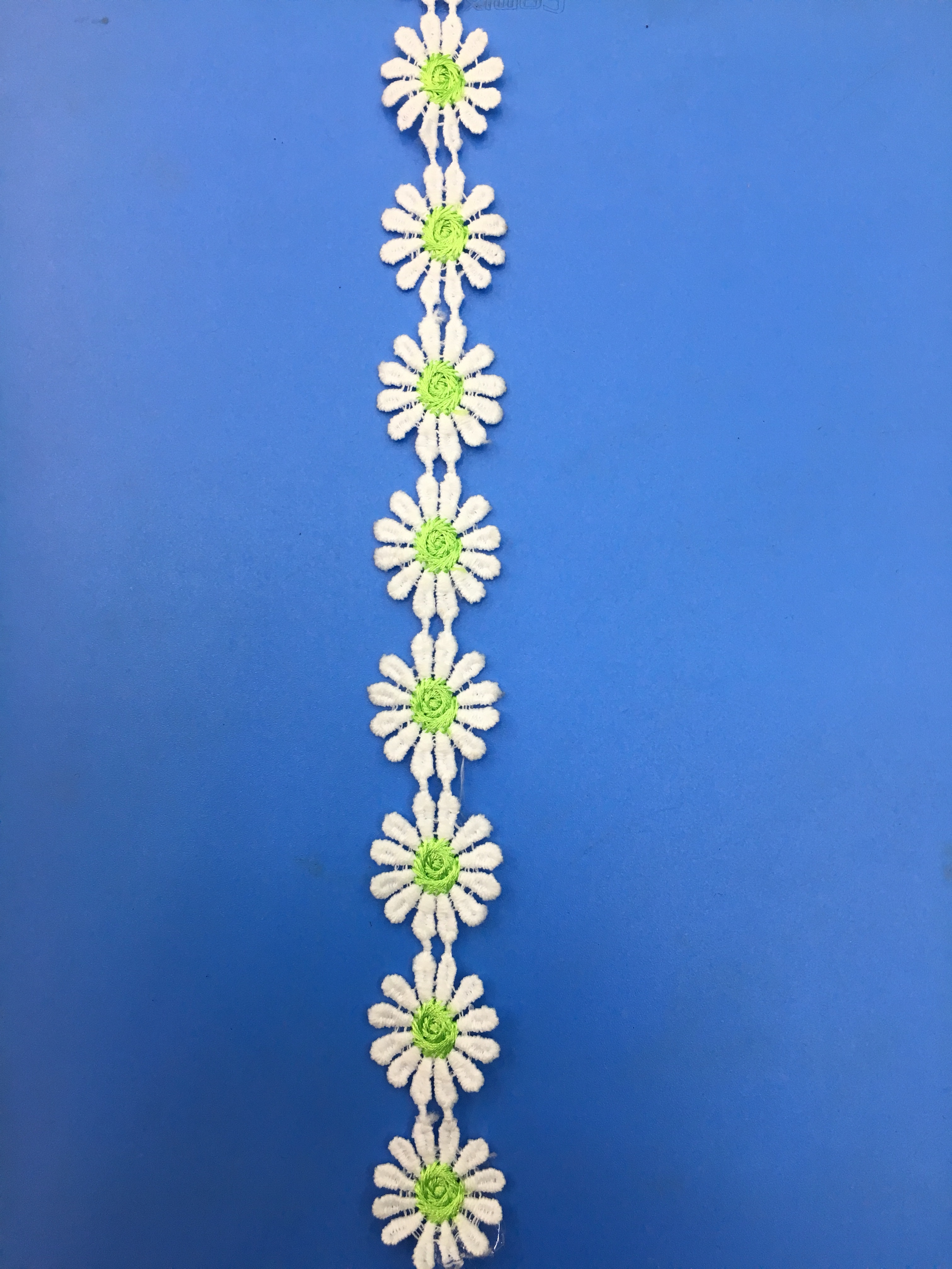 晶彩花边、水溶双色花边。 undefined