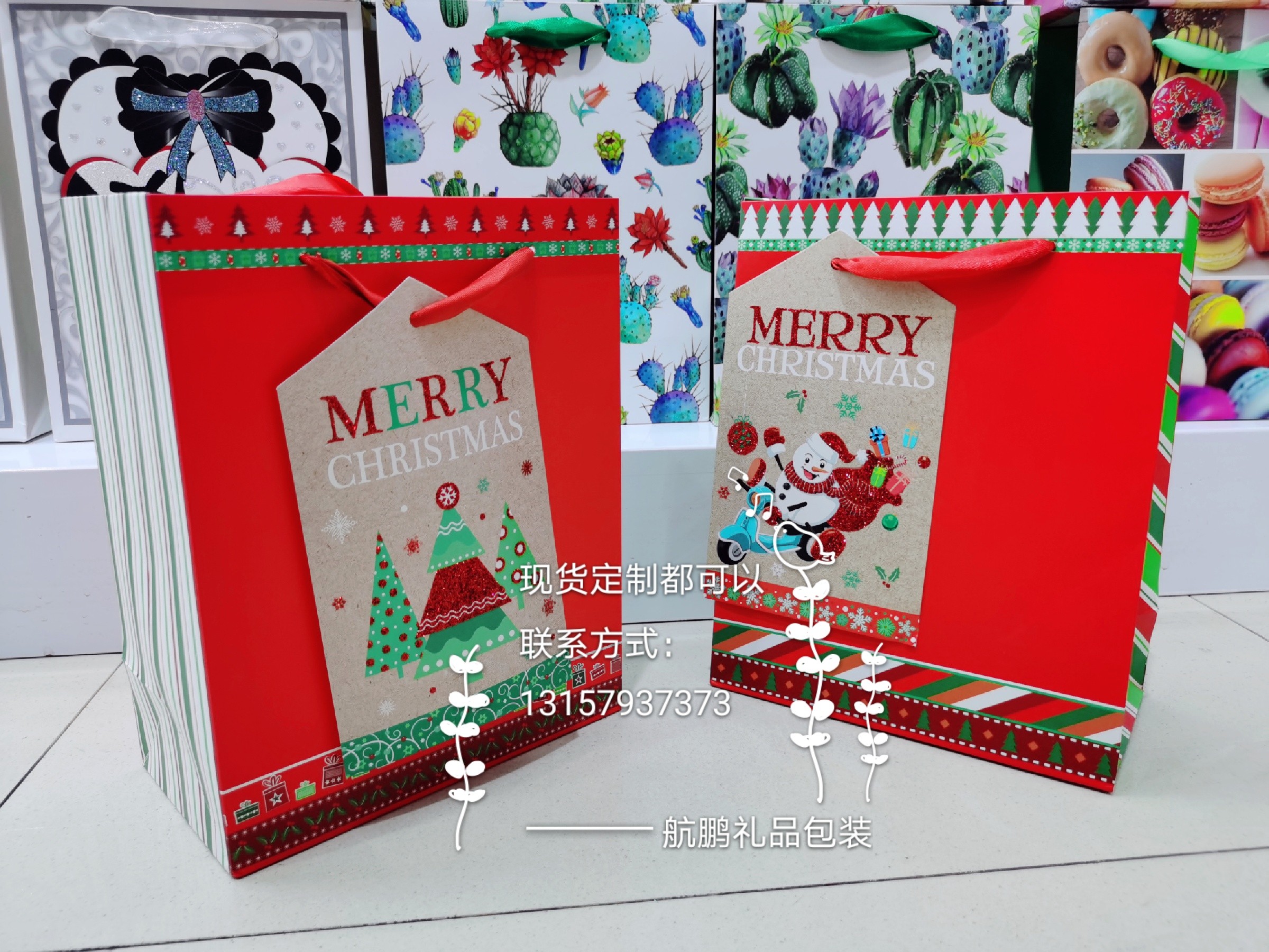 Wholesale and customization of new Korean-style fashionable and creative Christmas export small gift bags, hand-held bags and paper bags pic 4