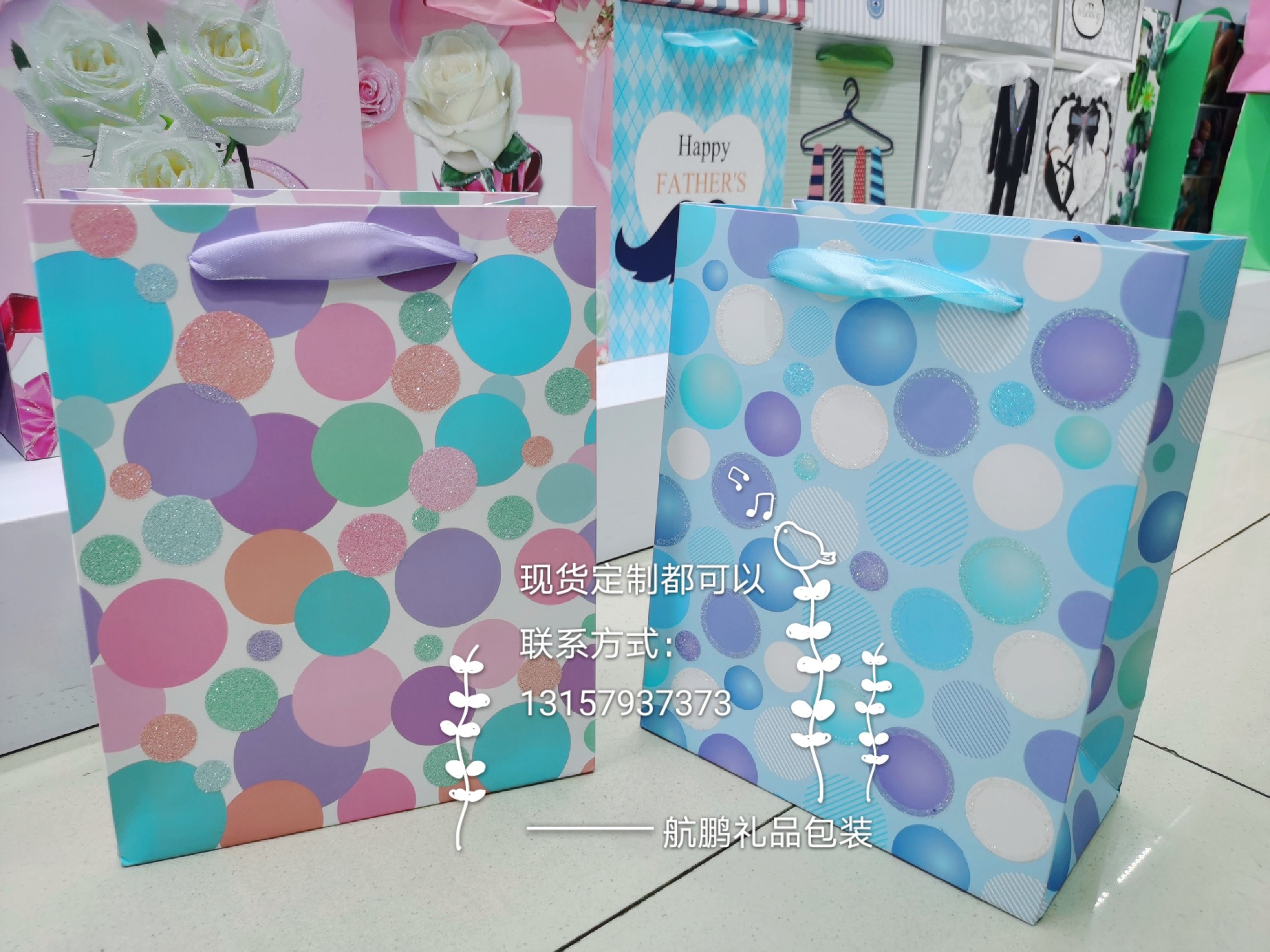 Wholesale of polka dot solid-color handbags, clothing shopping bags, high-end flower lipstick gift bags, white card paper bags pic 9
