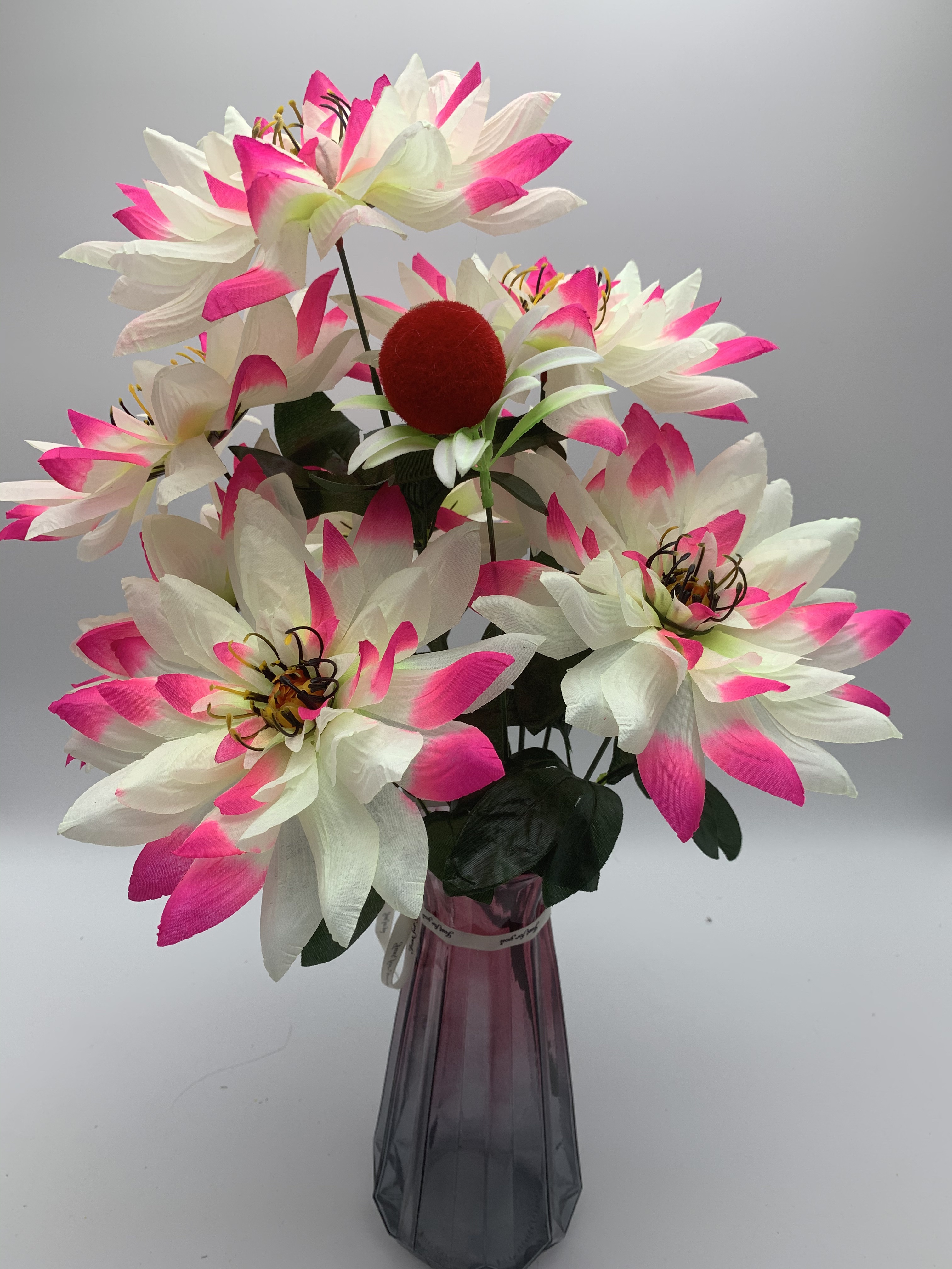 Nine large and beautiful chrysanthemums details Picture