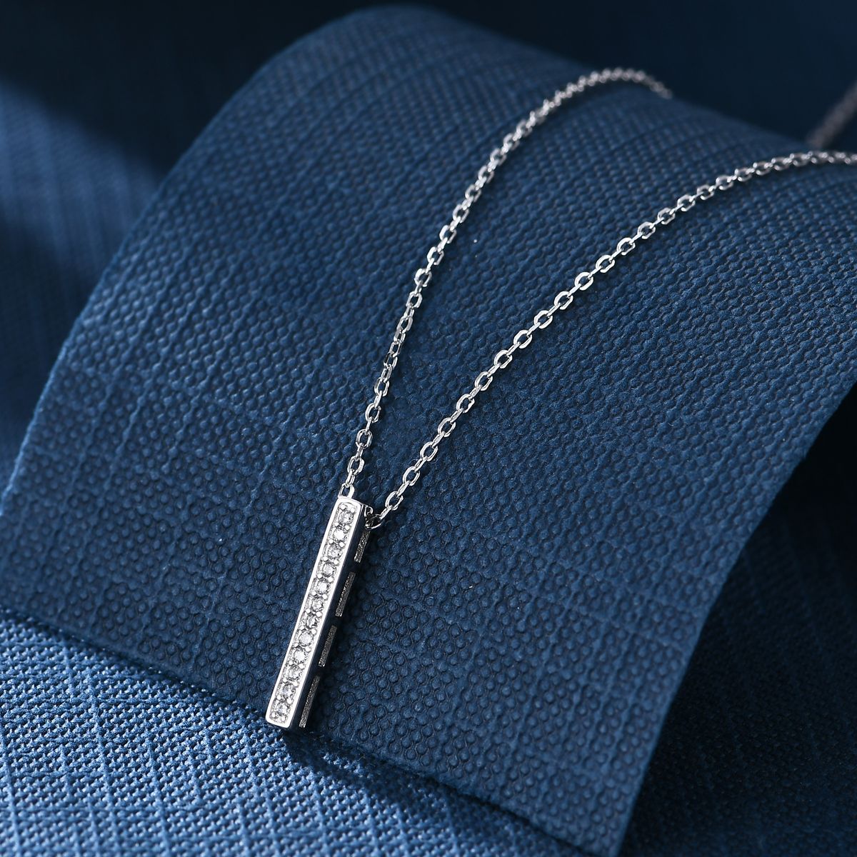 Anton Head Wolf S925 sterling silver niche design simple, fashionable and trendy women's necklace. Free shipping for orders starting from one piece