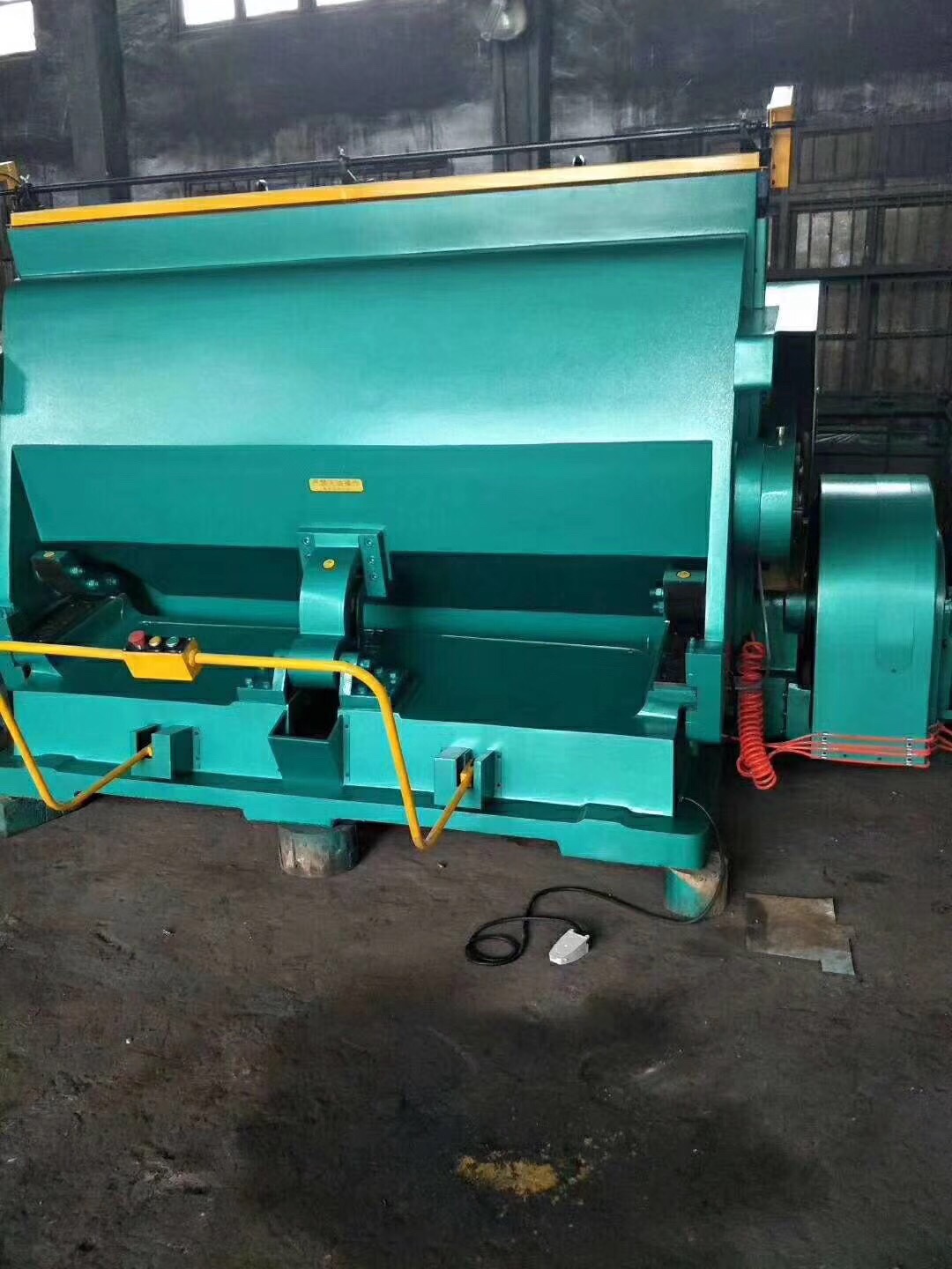 1100 type creasing machine die-cutting machine Item Picture