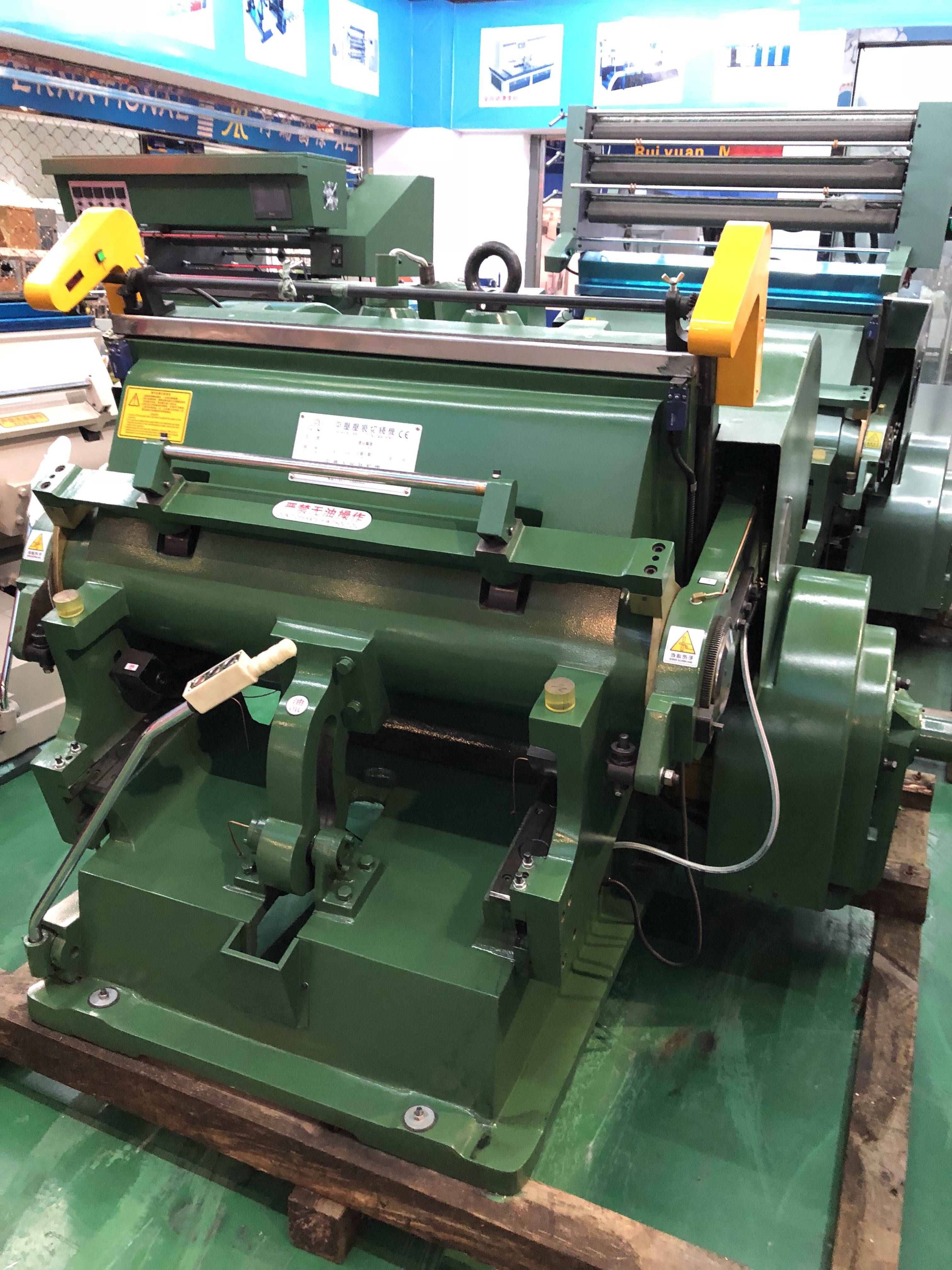 1100 type creasing machine die-cutting machine Specification image