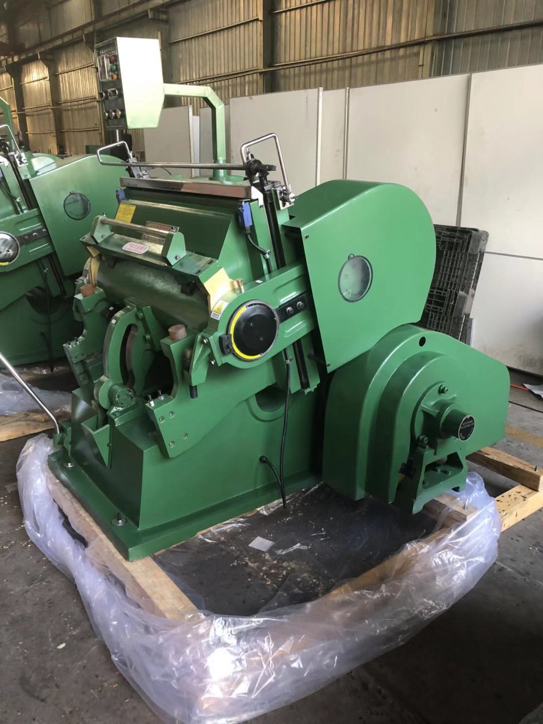 1100 type creasing machine die-cutting machine undefined