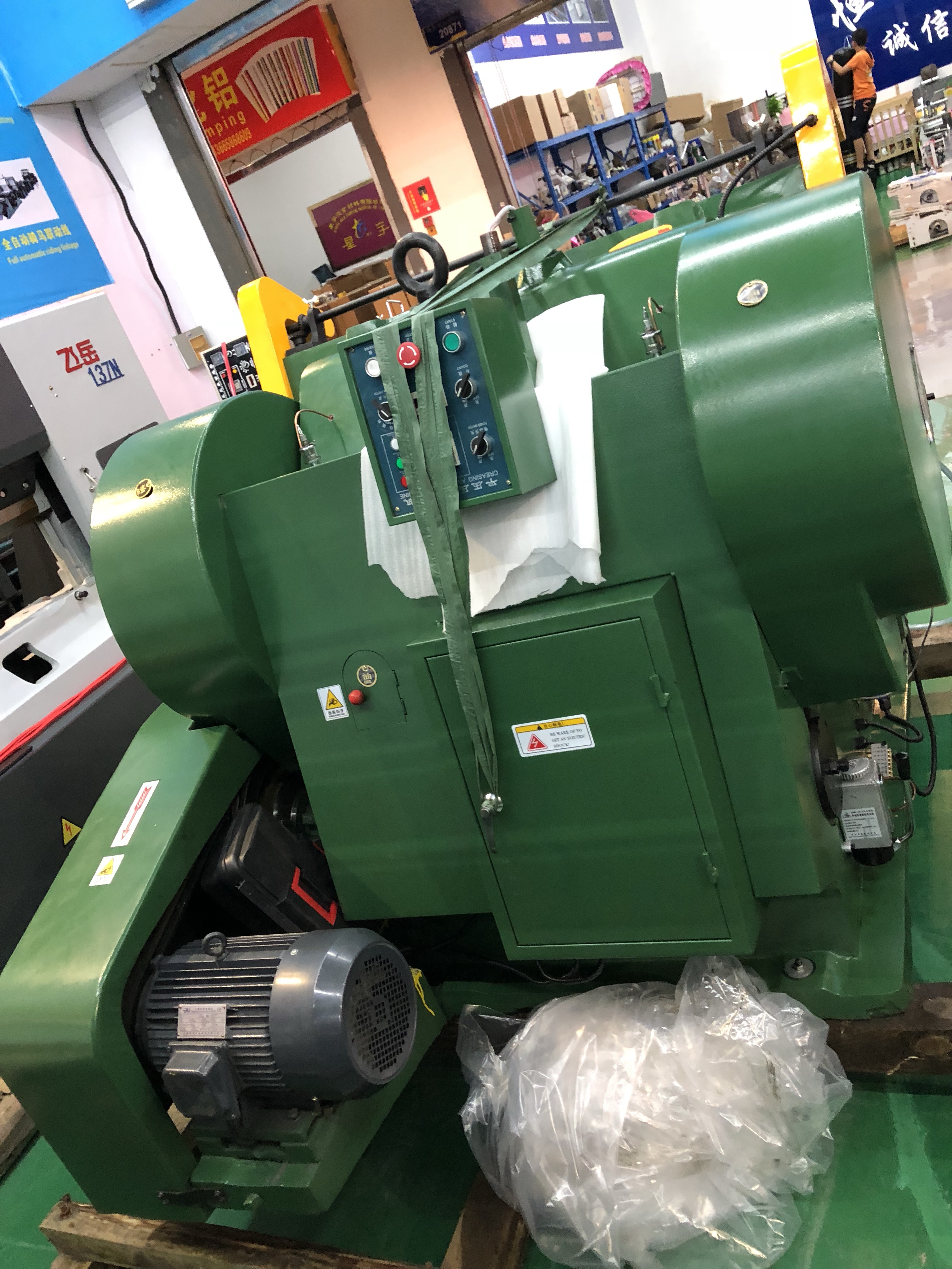 1100 type creasing machine die-cutting machine Application Scenario