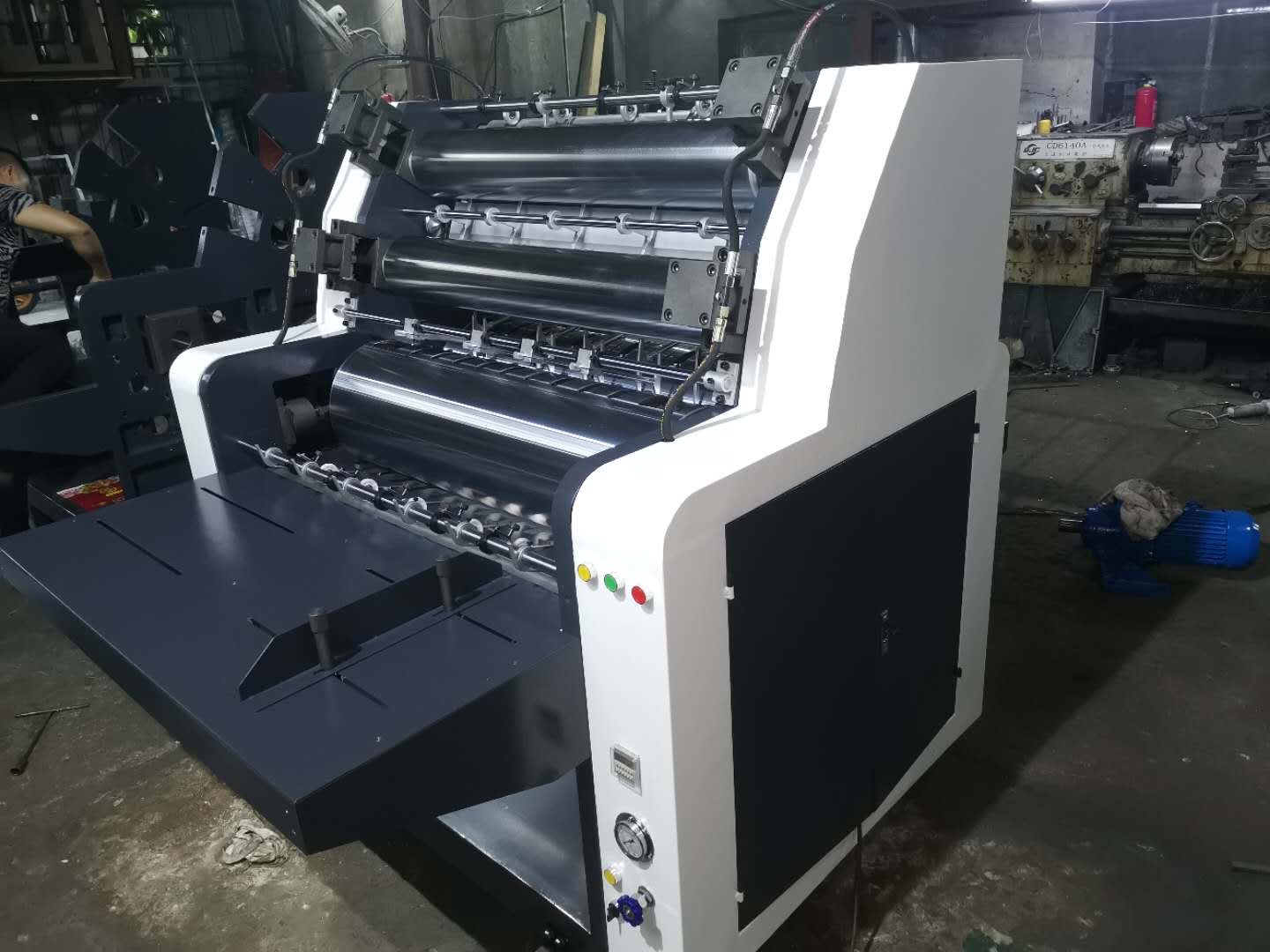 重型1150对裱机 对裱灰板细节图