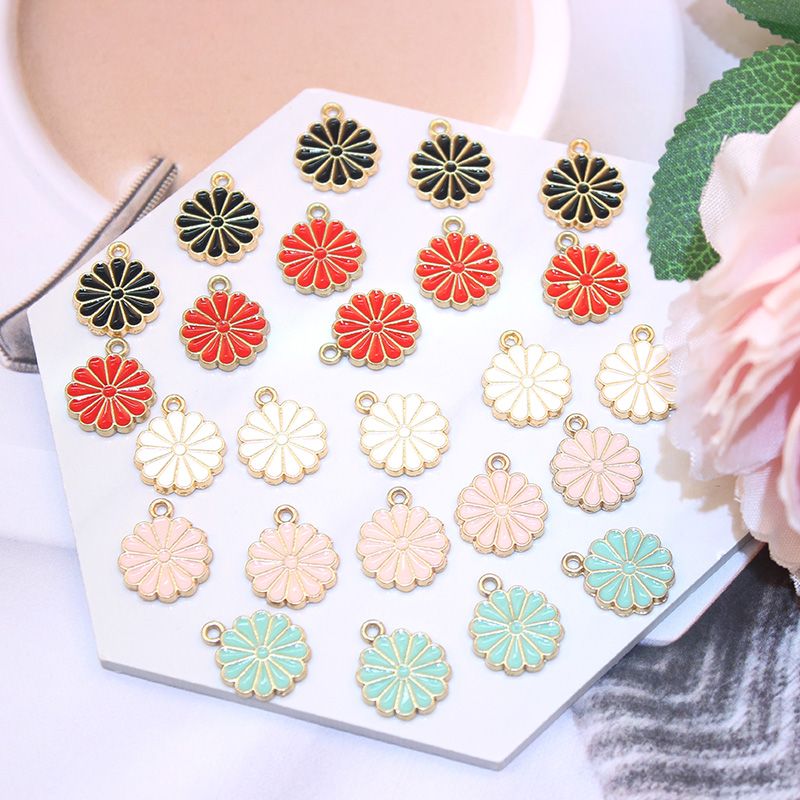 Diy handmade oil alloy Daisy jewelry key chain pendant earrings material bag accessories wholesale thumbnail